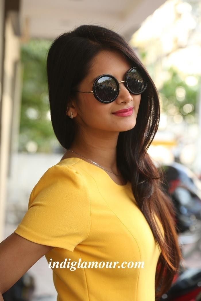 Mounika Singh Actress hd photo