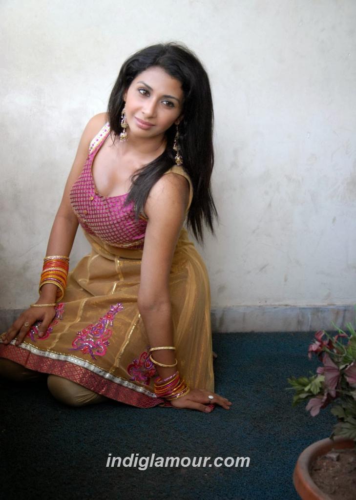 Gayathri Iyer Actress hd photo