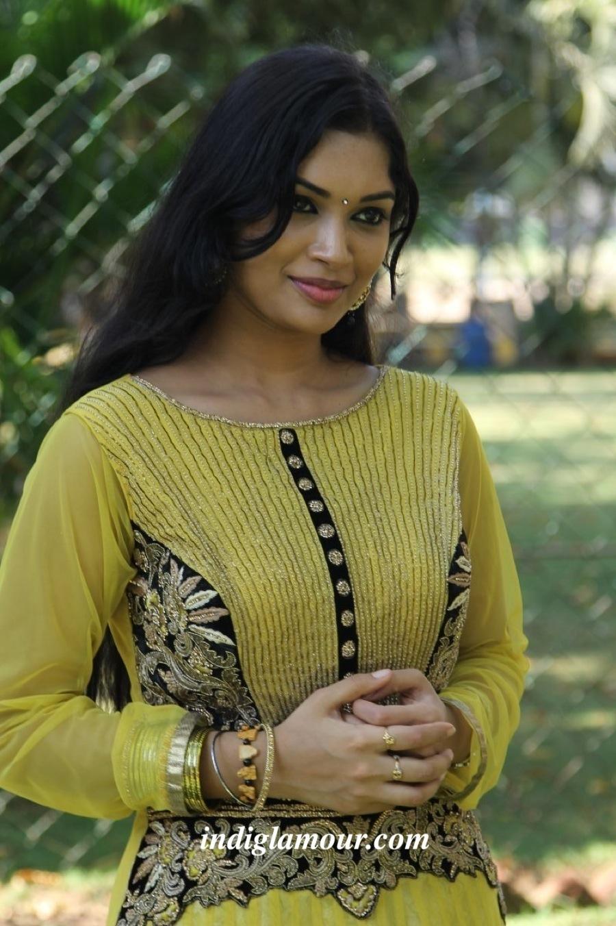 Sri Priyanka Actress hd photo