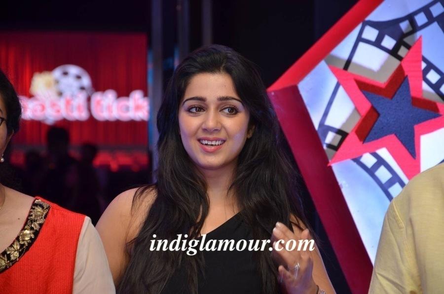 Charmy Kaur Actress hd photo