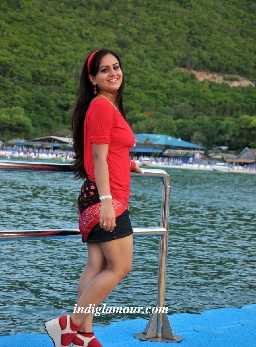 Aksha Pardasany Actress hd photo