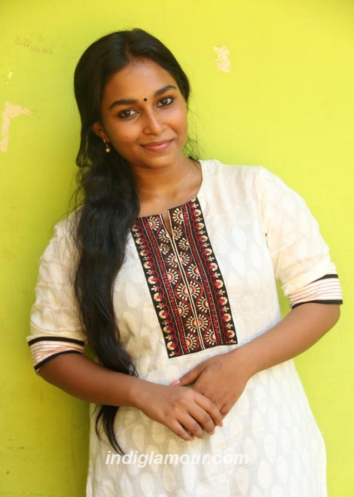 Swathi Shanmugam Actress hd photo