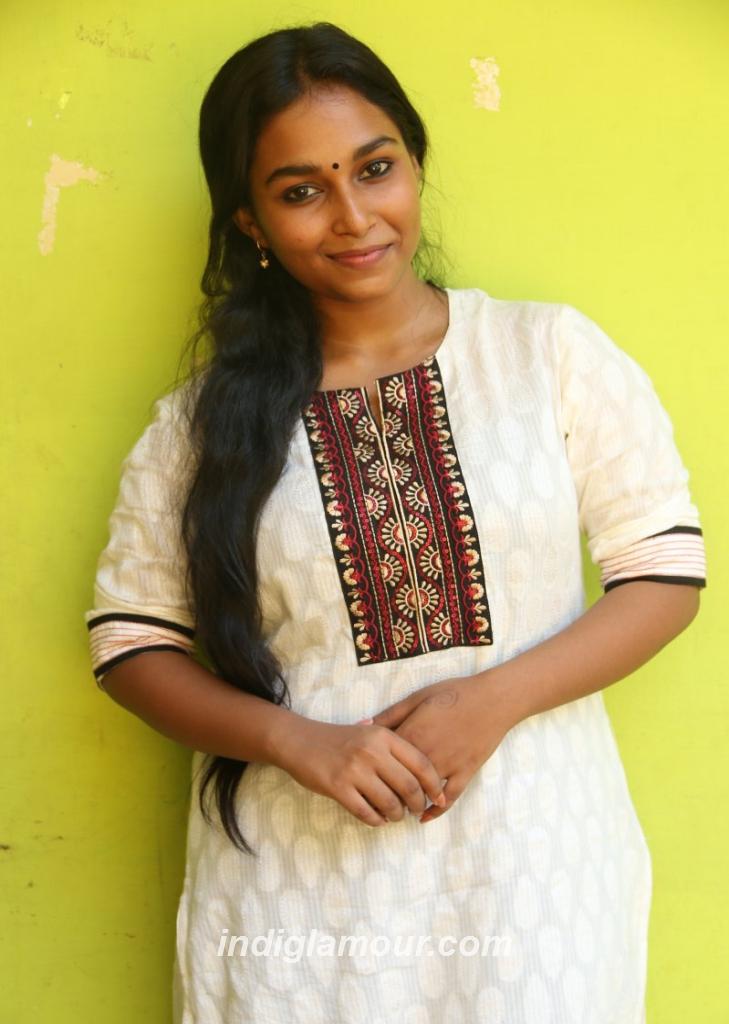 Swathi Shanmugam Actress hd photo