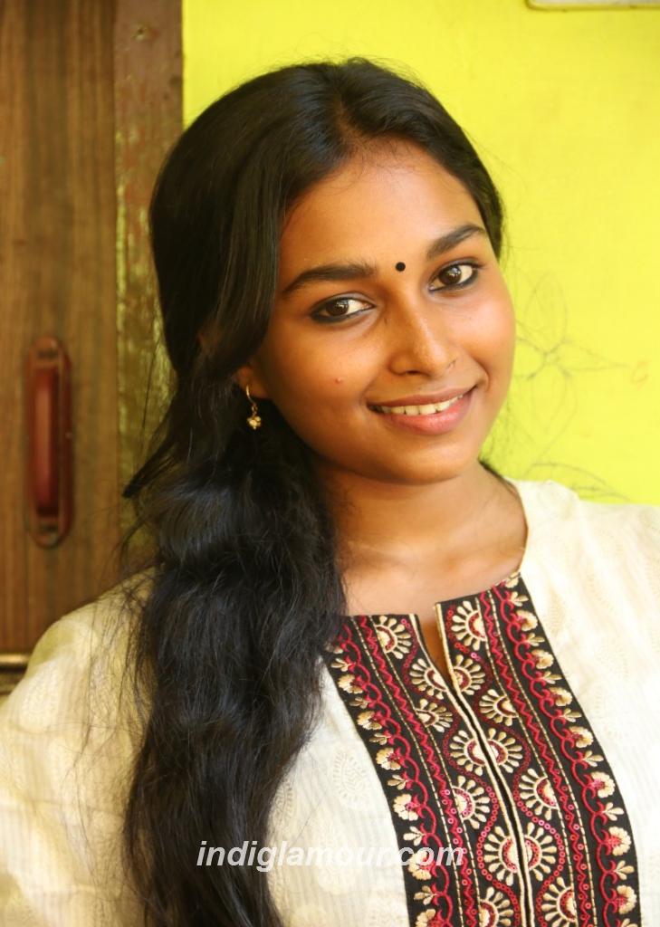 Swathi Shanmugam Actress hd photo