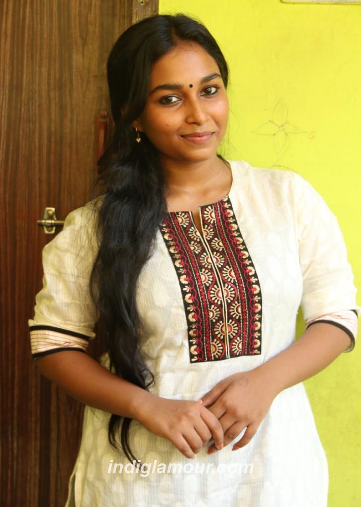 Swathi Shanmugam Actress hd photo