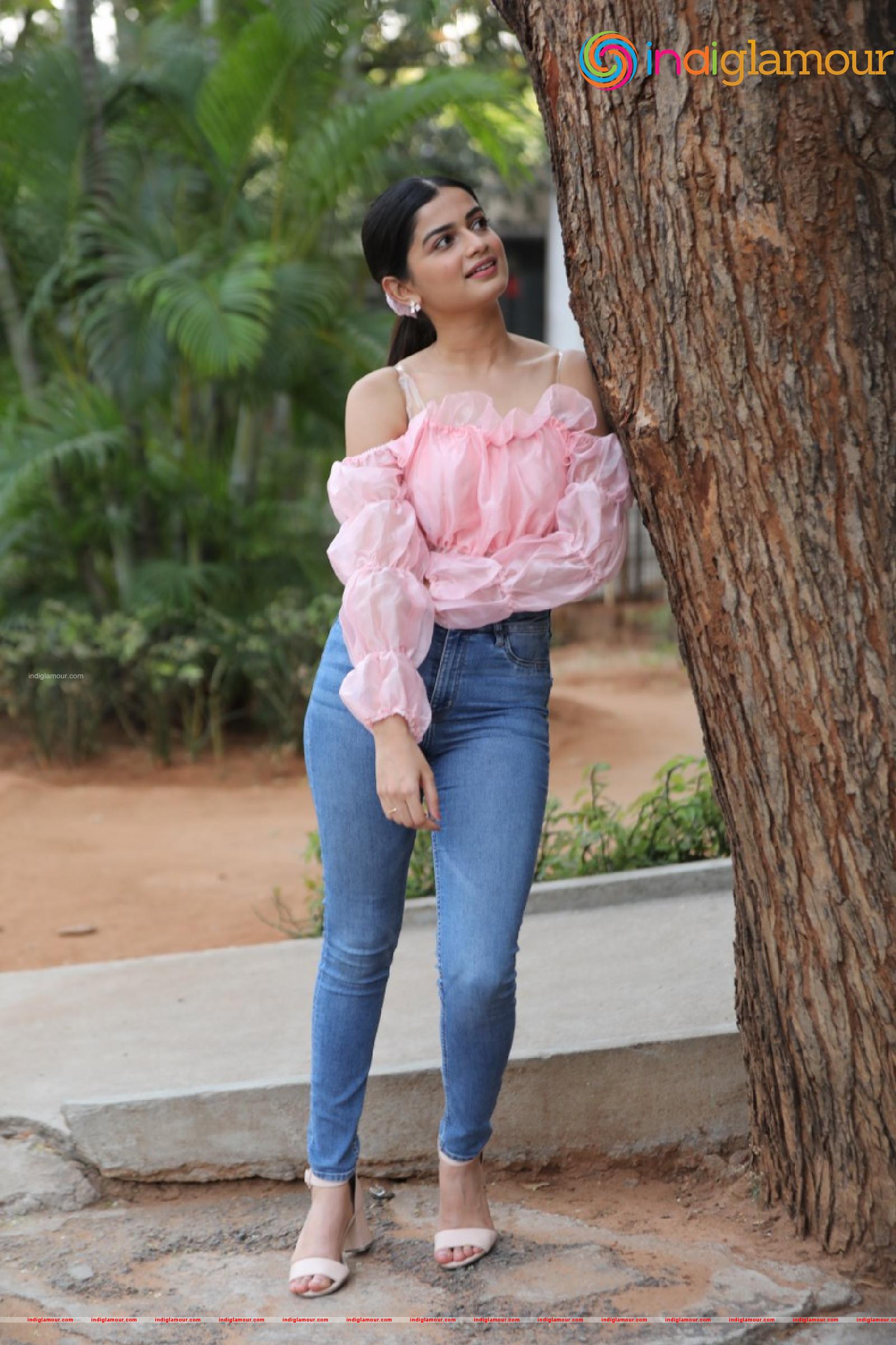 Hemal Ingle Actress hd photo