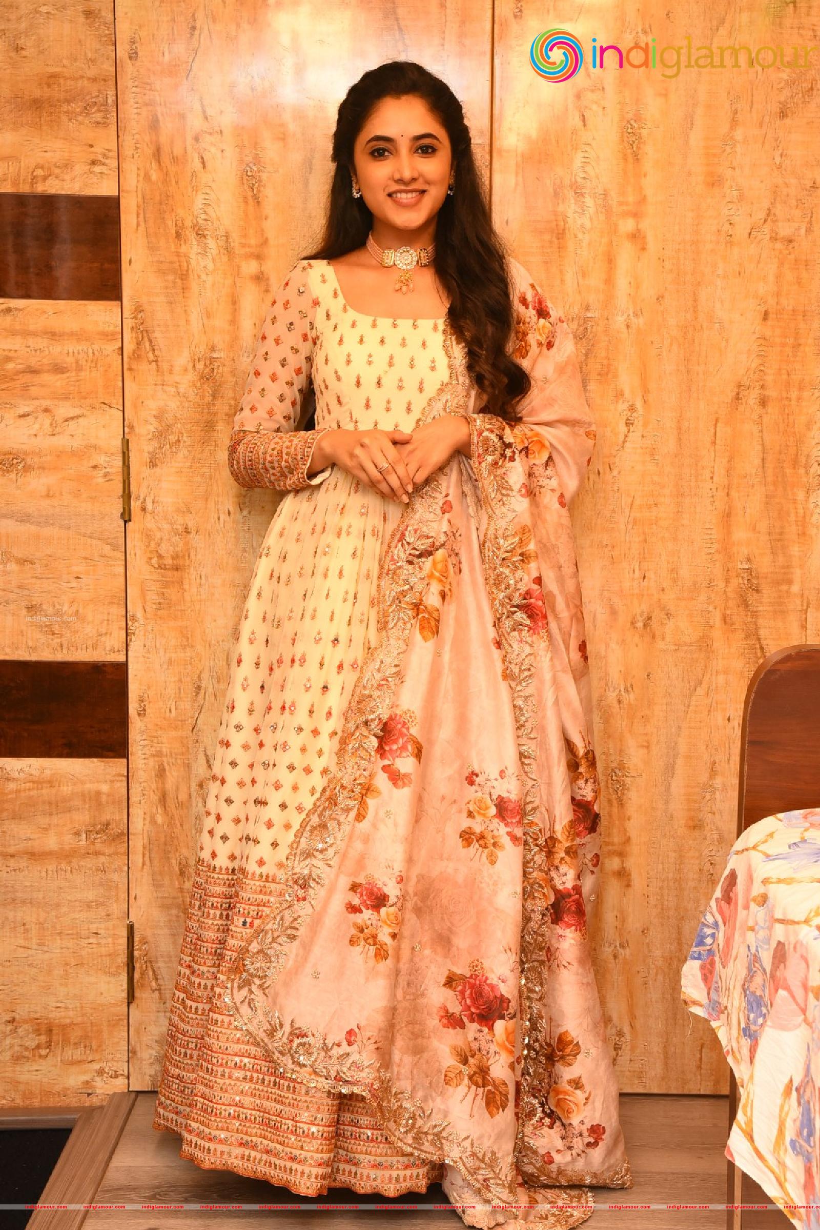 Priyanka Arul Mohan Actress hd photo