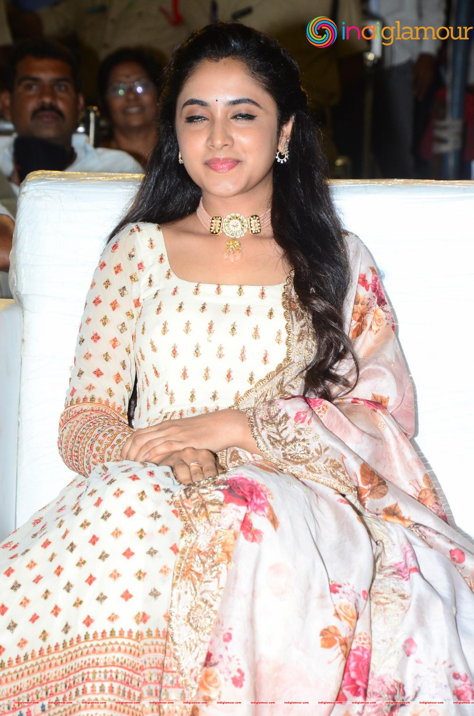 Priyanka Arul Mohan Actress hd photo