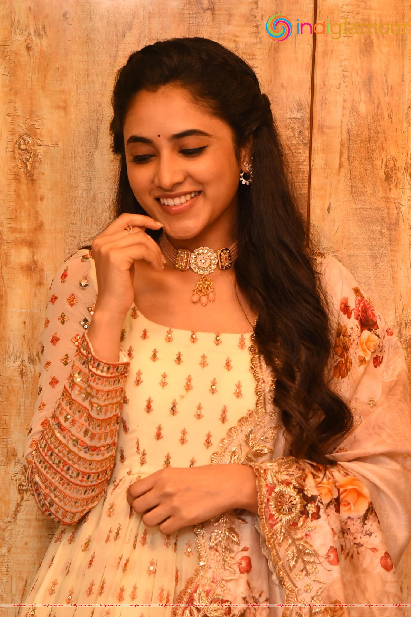 Priyanka Arul Mohan Actress hd photo
