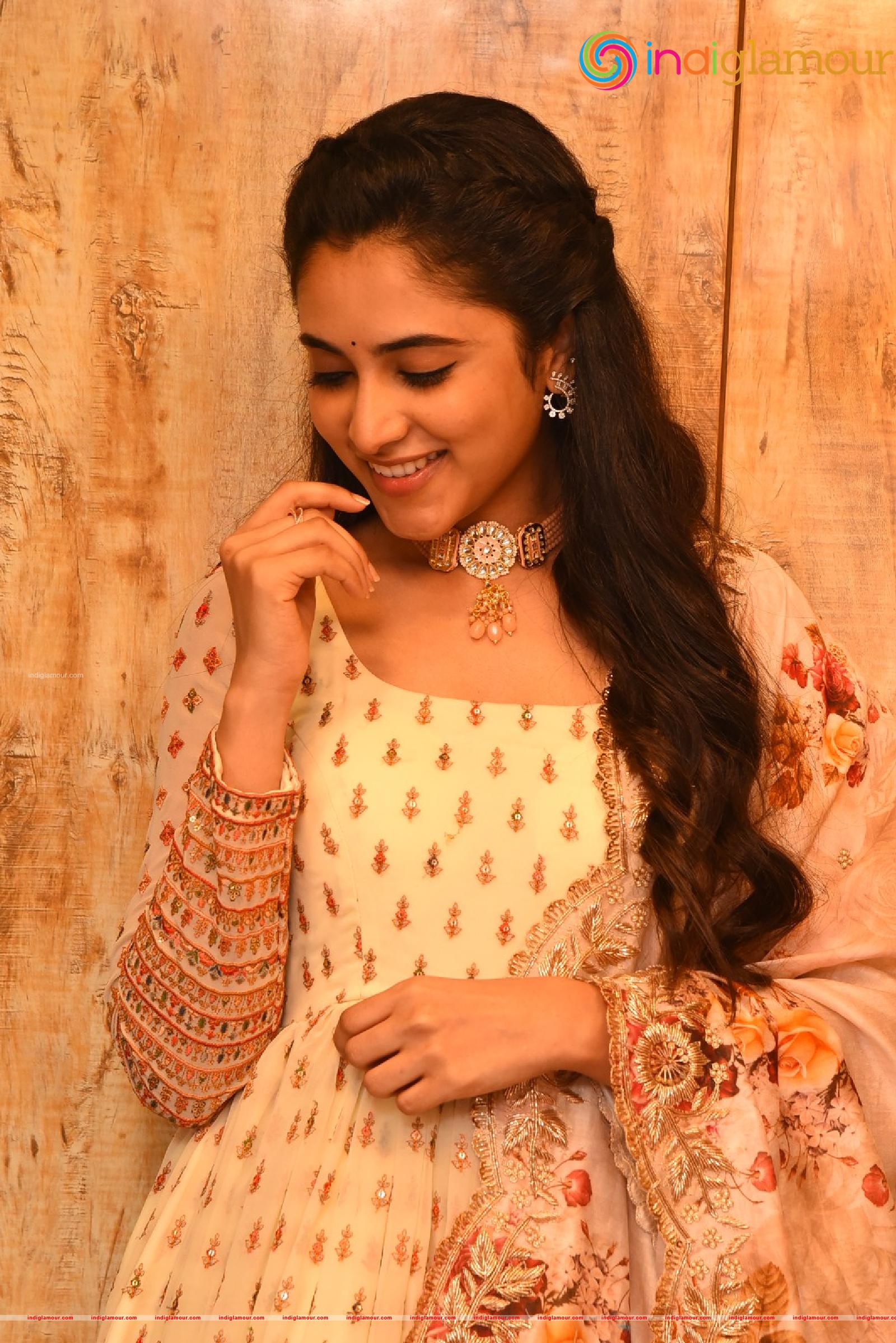 Priyanka Arul Mohan Actress hd photo