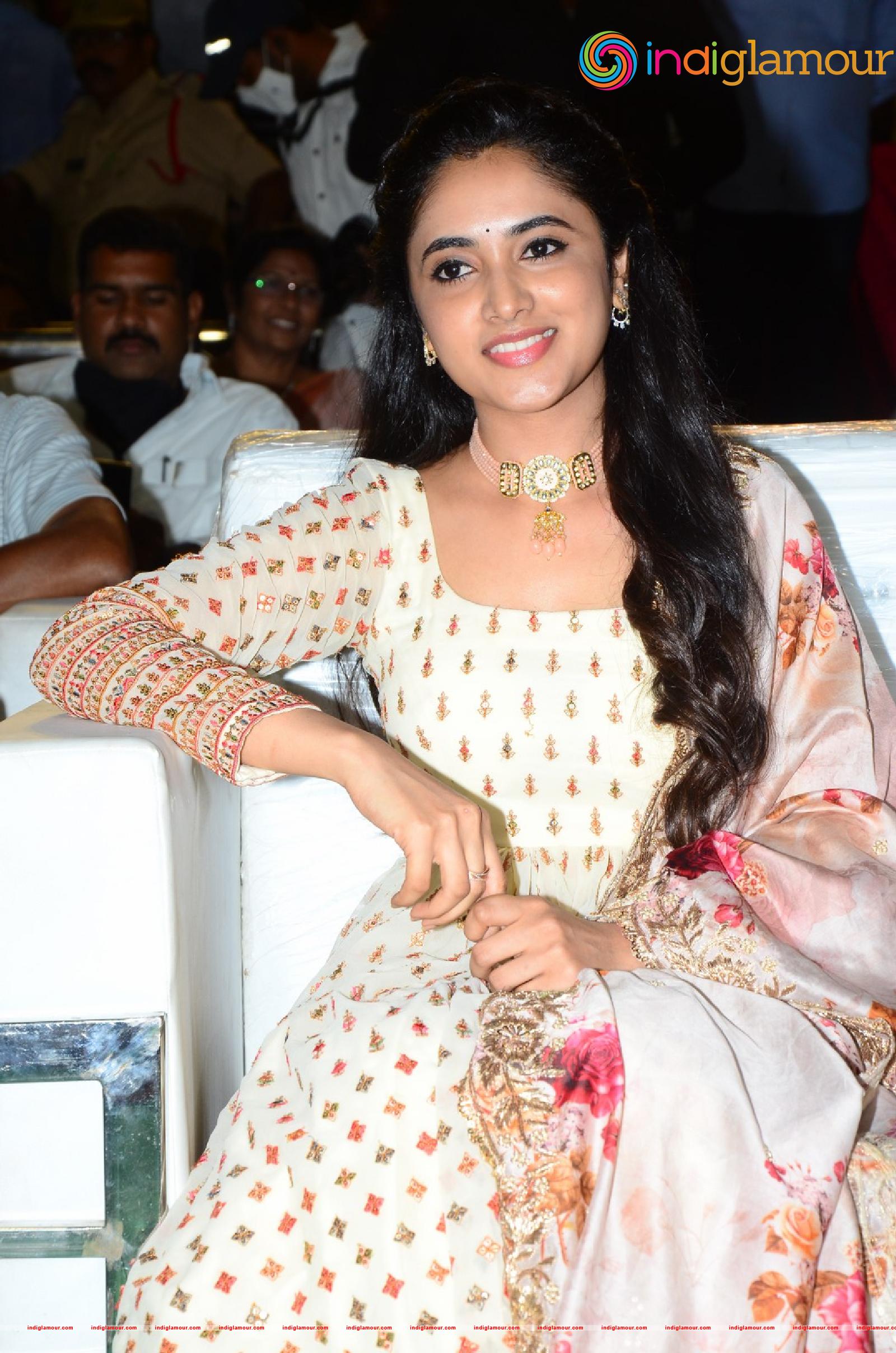 Priyanka Arul Mohan Actress hd photo