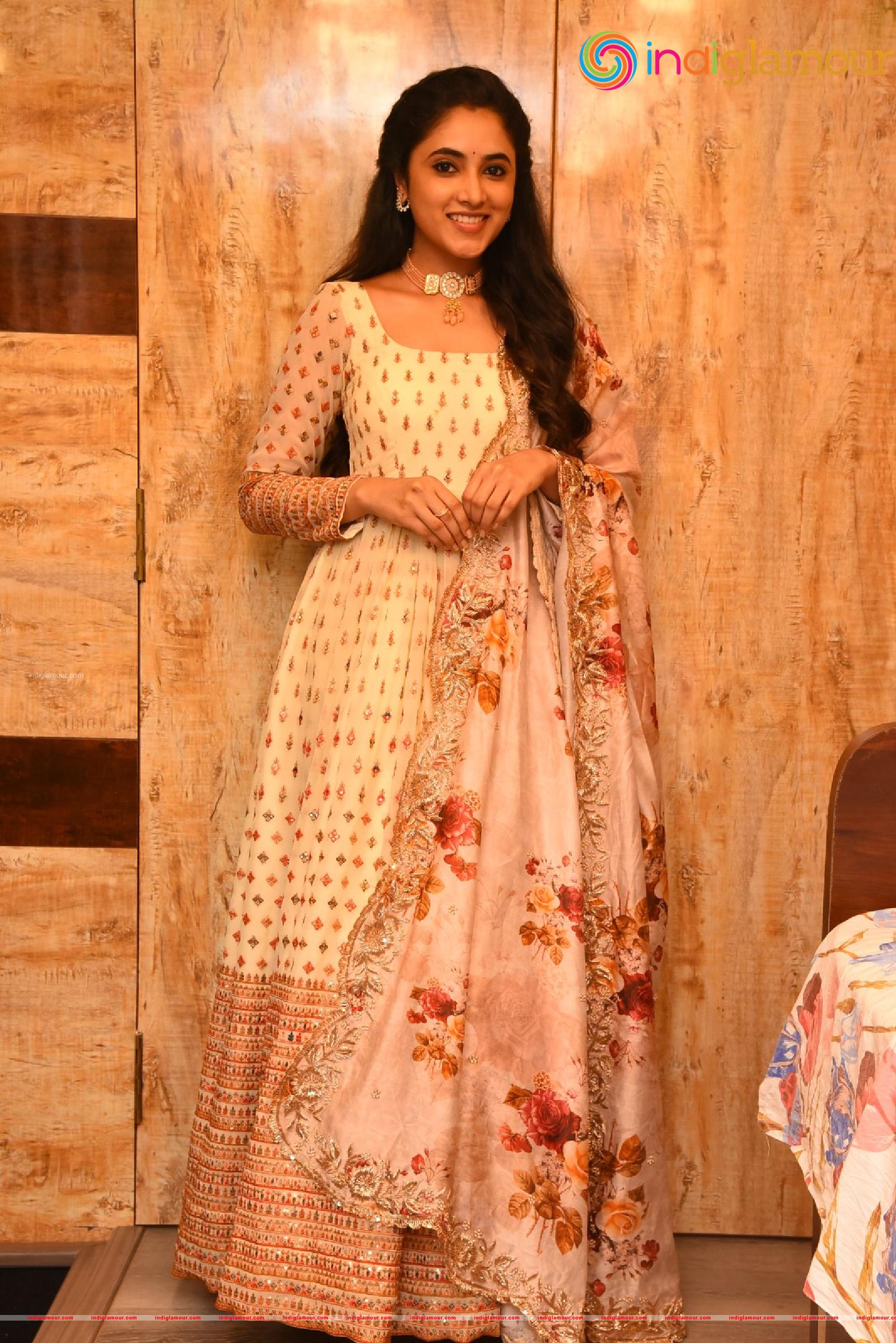 Priyanka Arul Mohan Actress hd photo