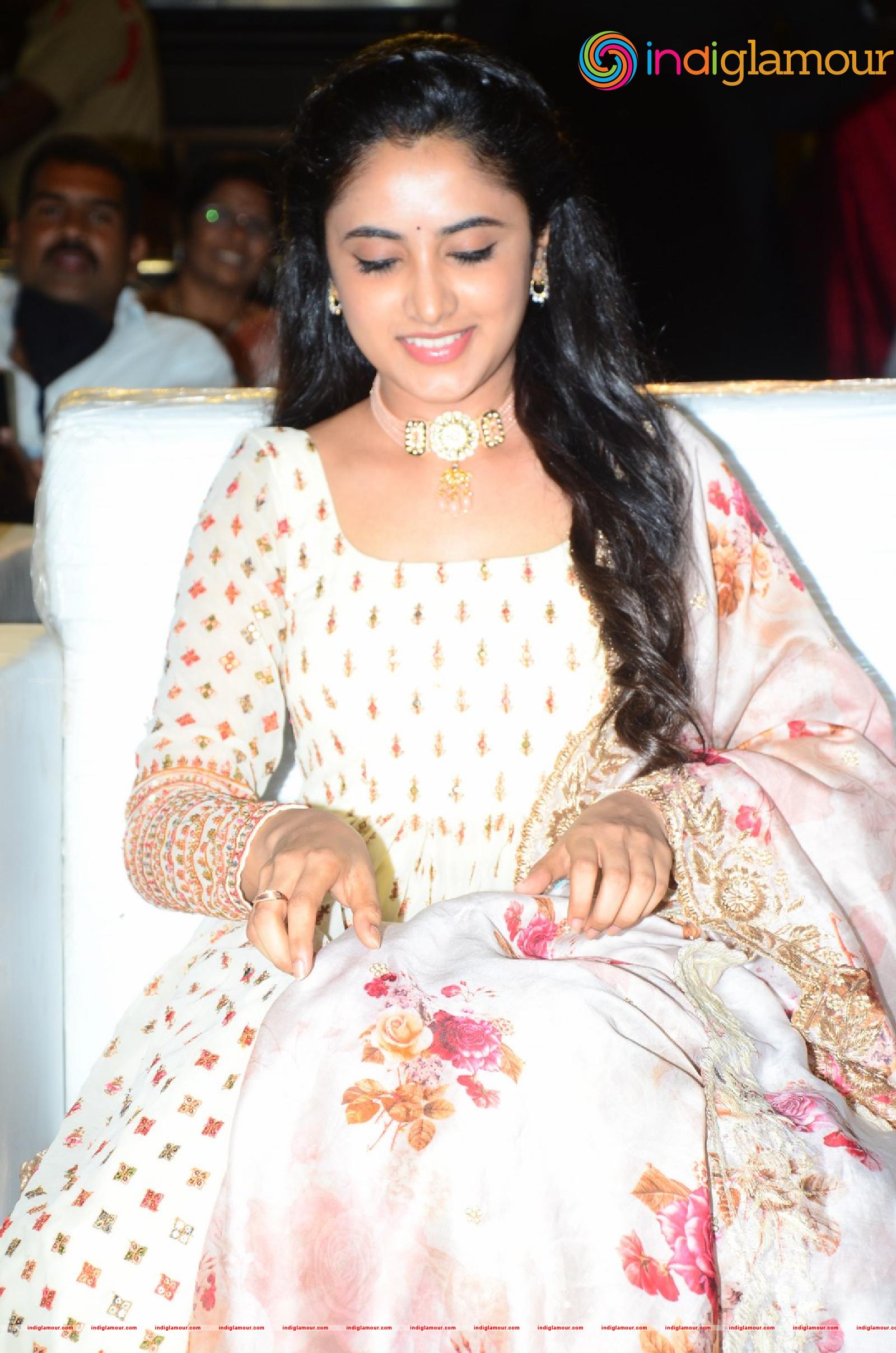 Priyanka Arul Mohan Actress hd photo
