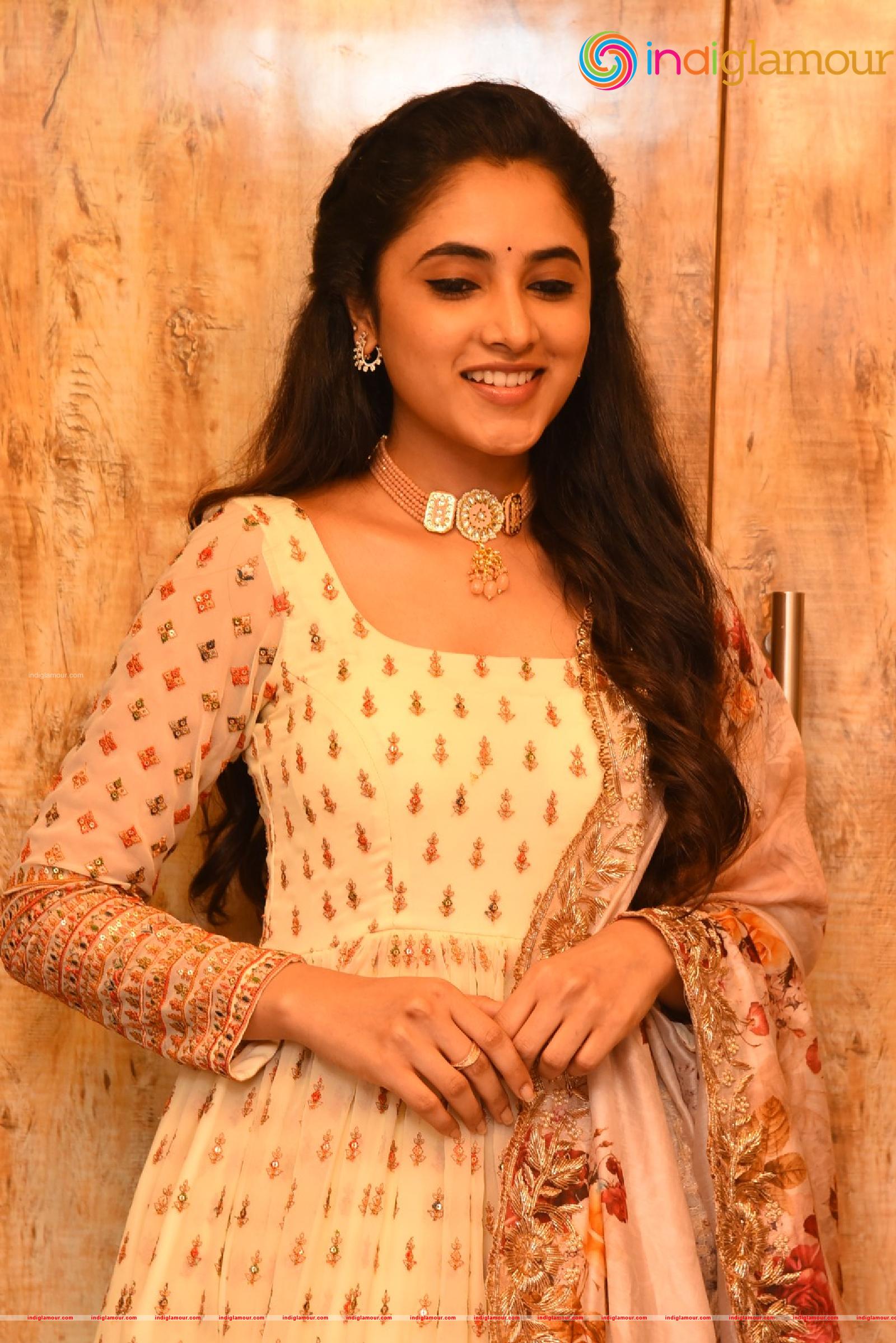 Priyanka Arul Mohan Actress hd photo