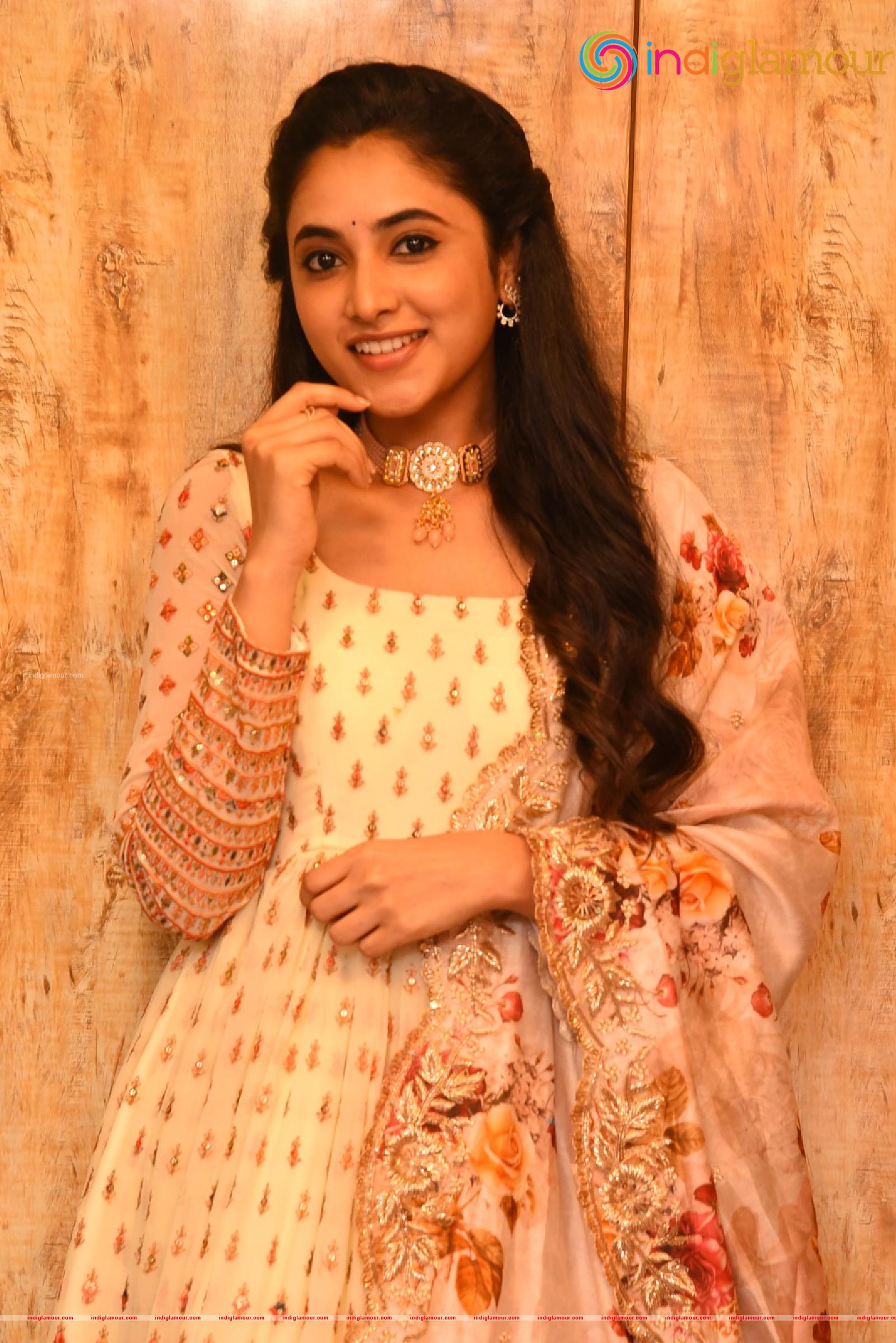 Priyanka Arul Mohan Actress hd photo
