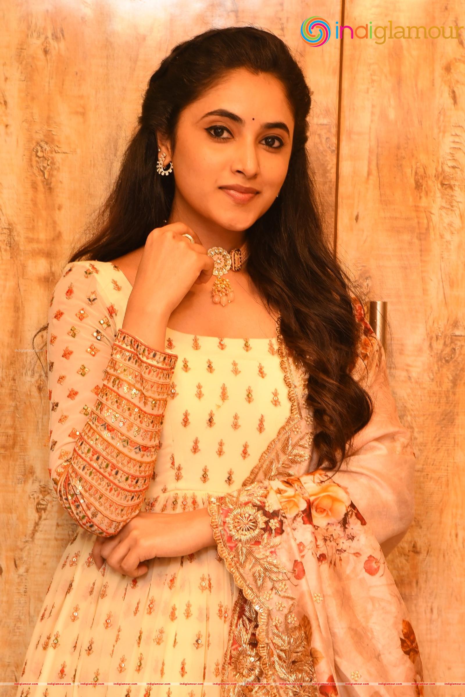 Priyanka Arul Mohan Actress hd photo