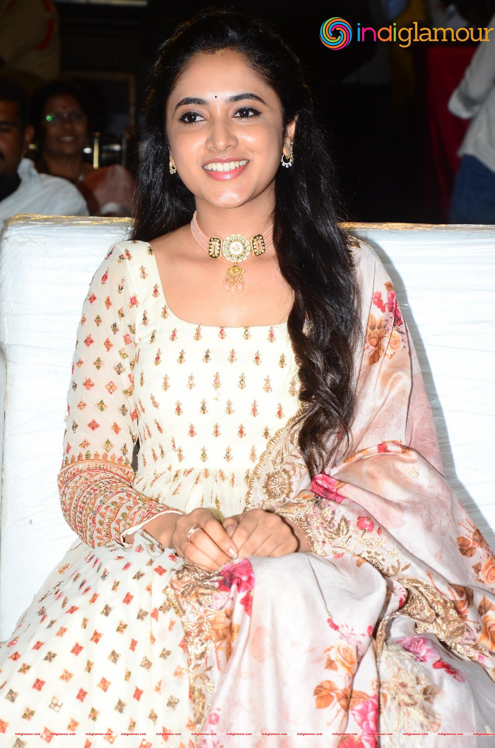 Priyanka Arul Mohan Actress hd photo