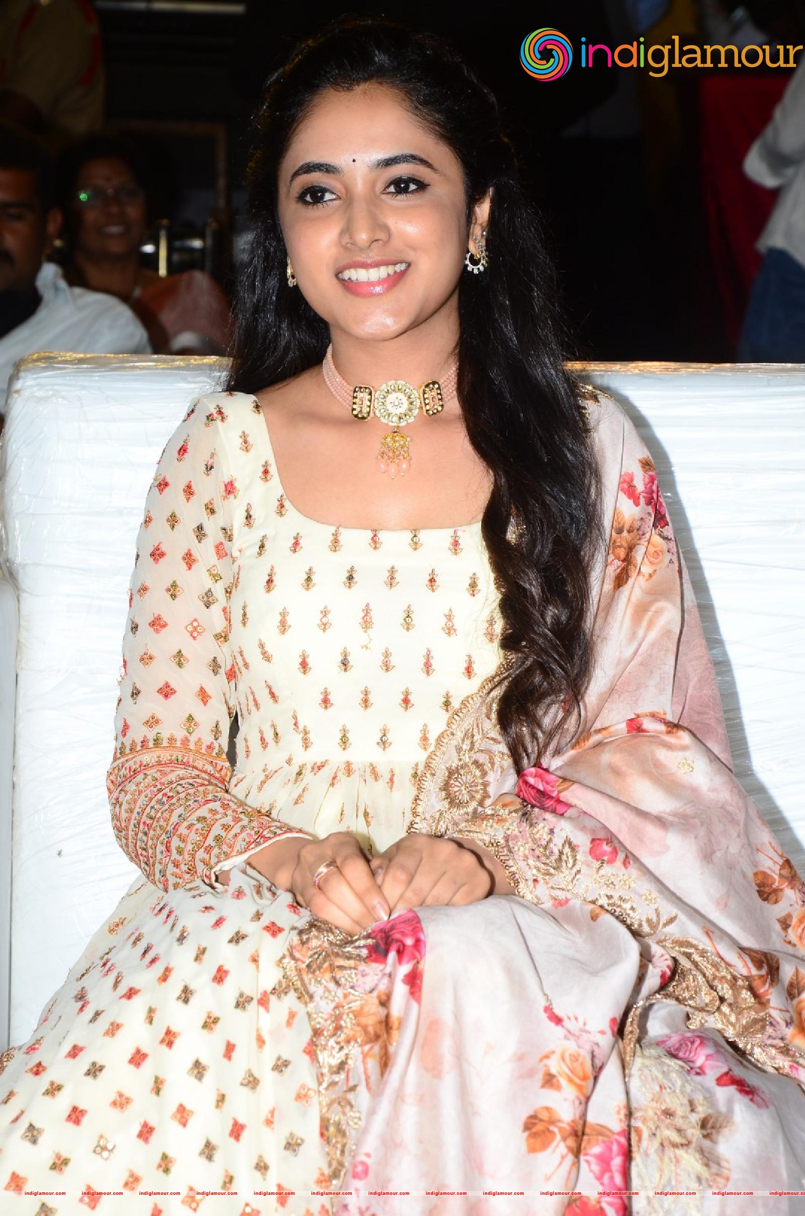 Priyanka Arul Mohan Actress hd photo