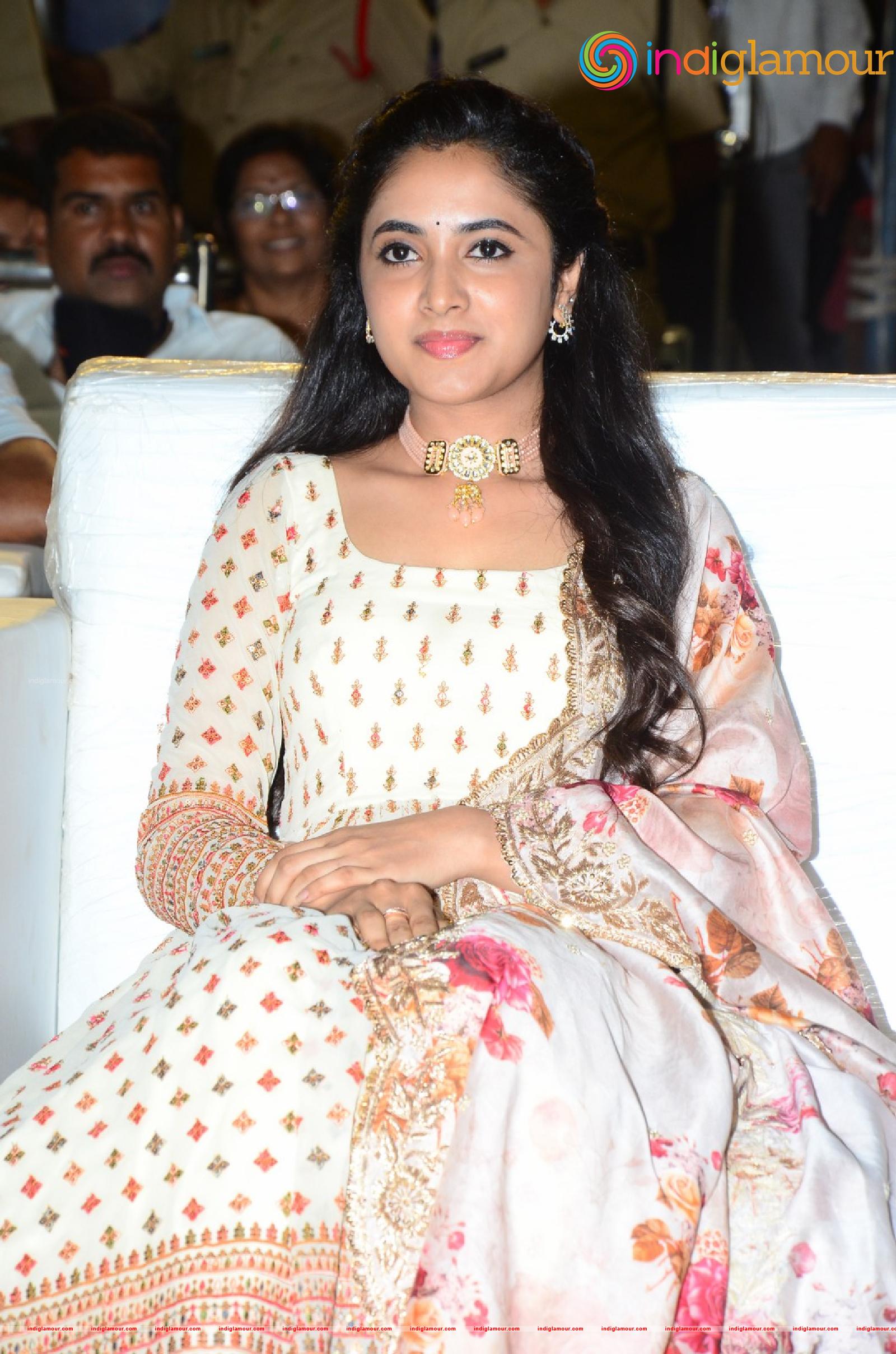 Priyanka Arul Mohan Actress hd photo
