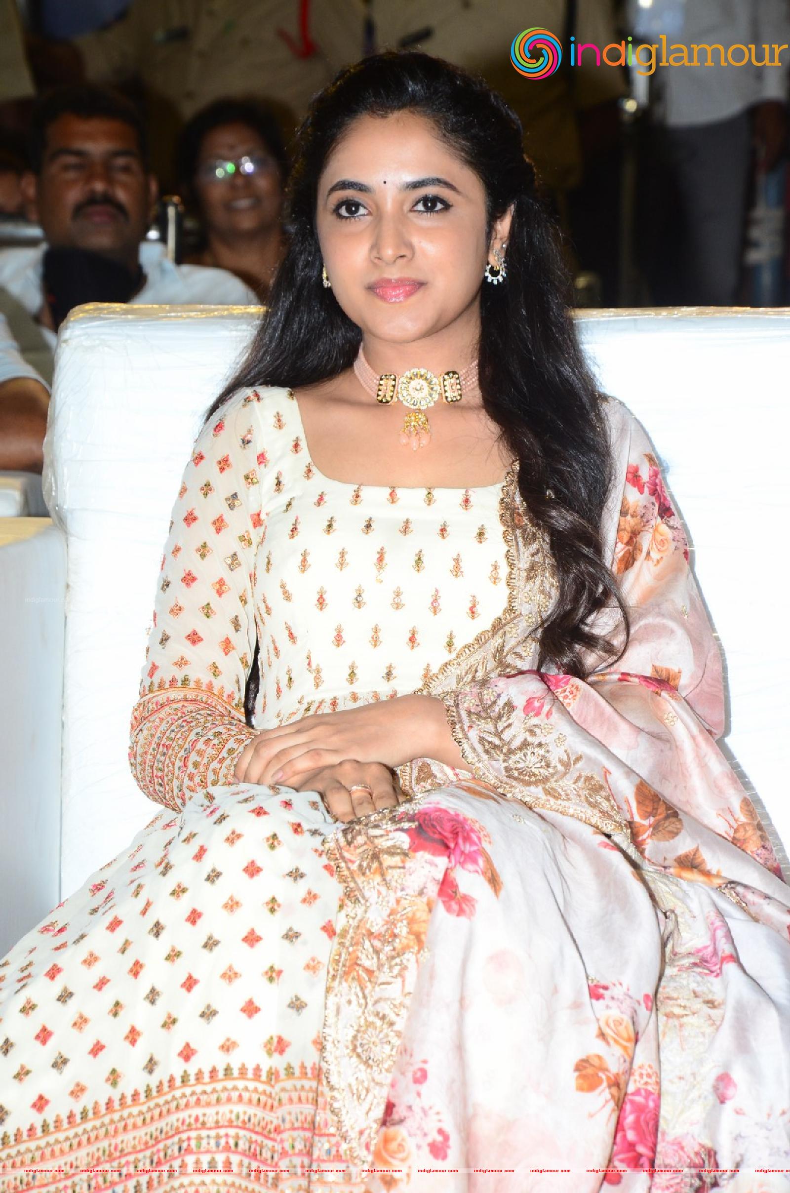 Priyanka Arul Mohan Actress hd photo