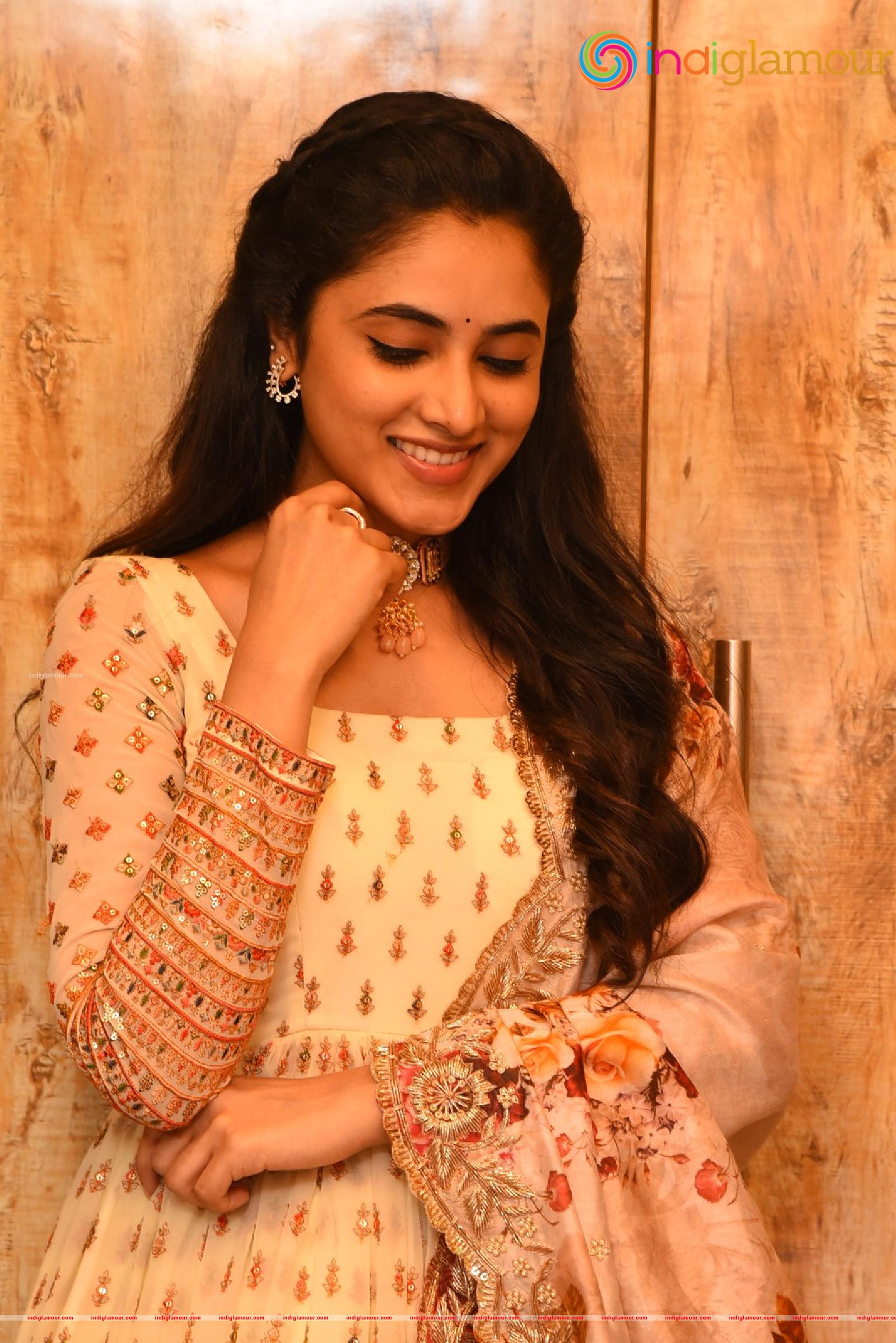 Priyanka Arul Mohan Actress hd photo