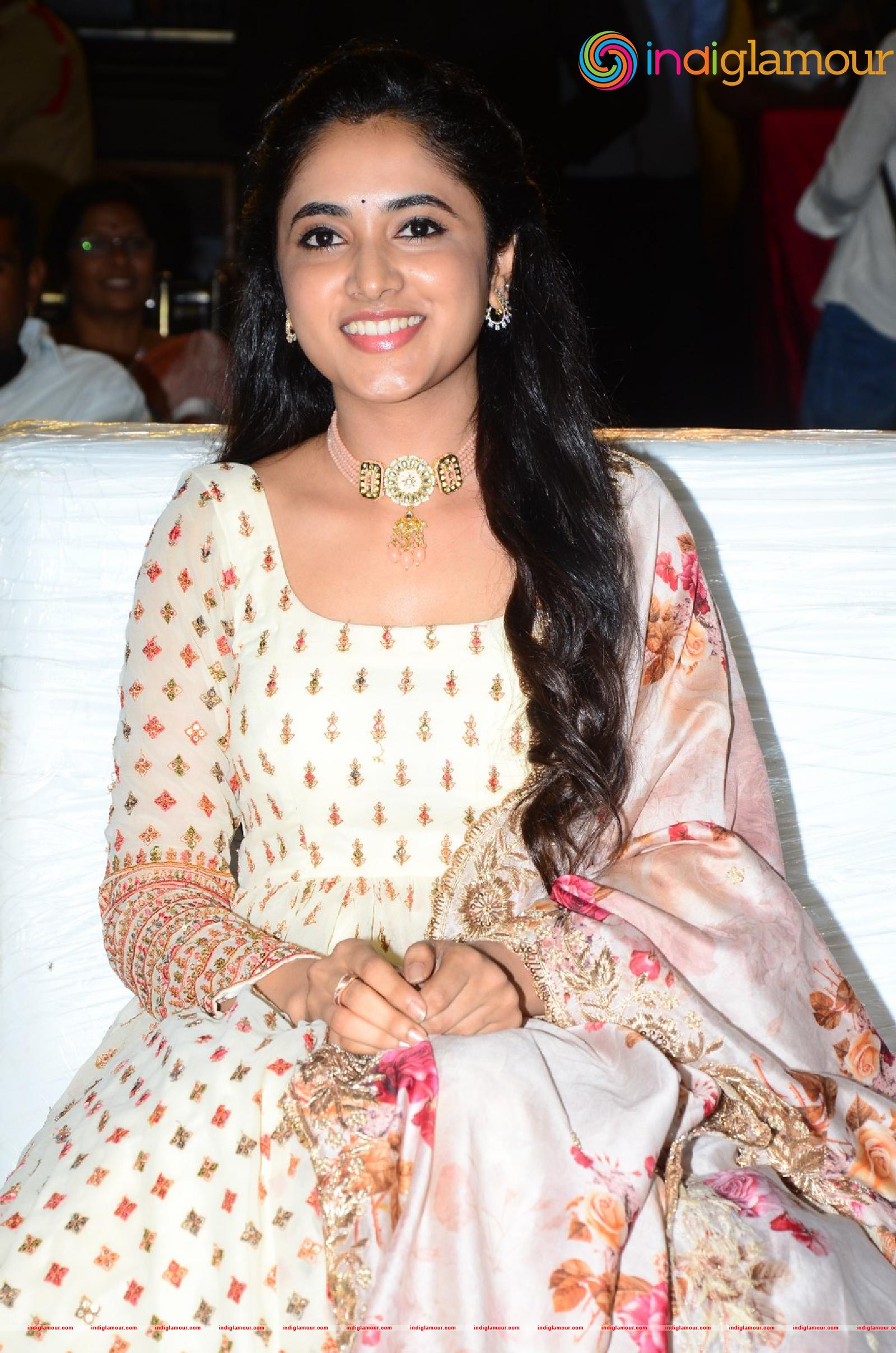 Priyanka Arul Mohan Actress hd photo