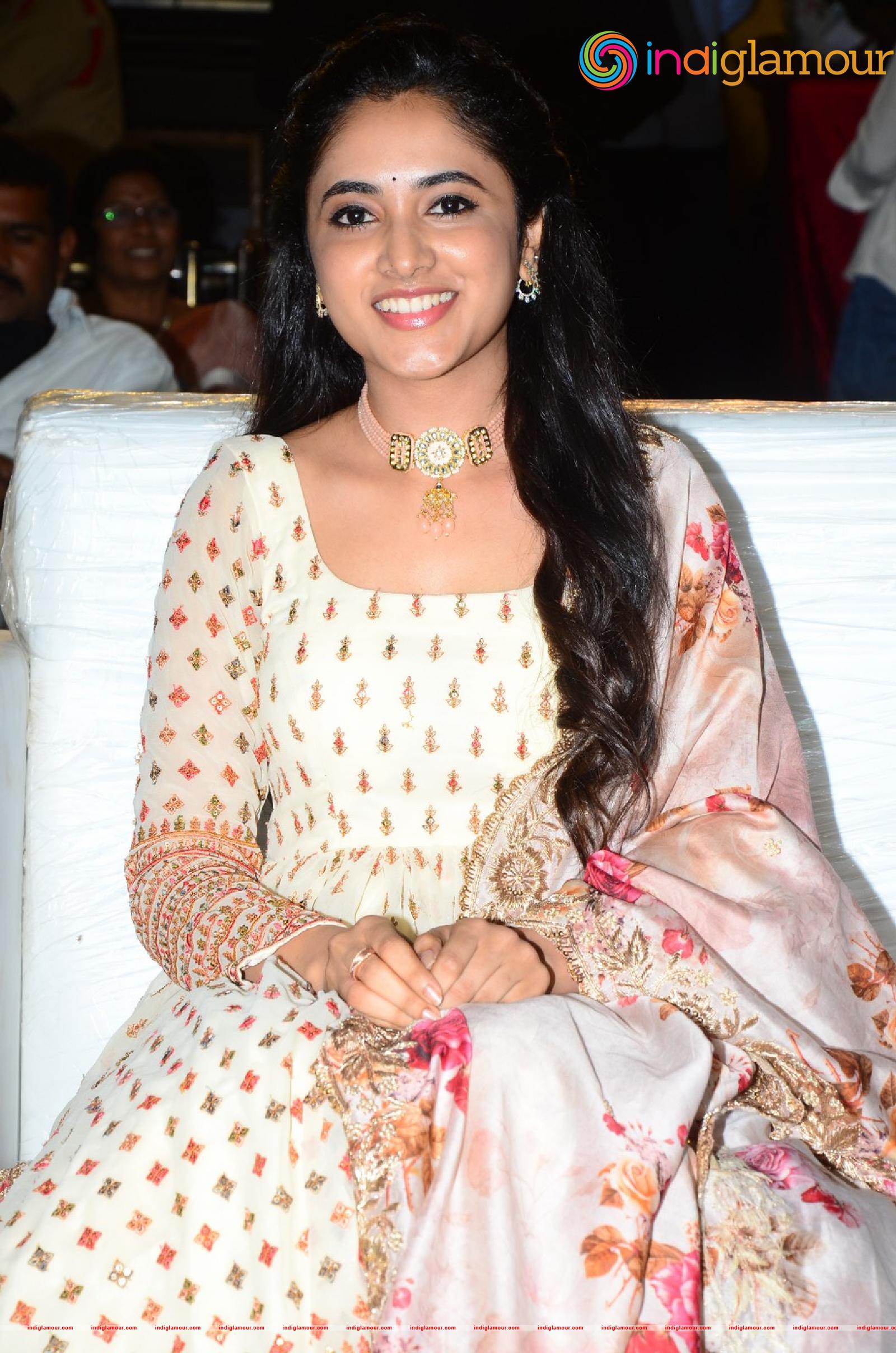Priyanka Arul Mohan Actress hd photo