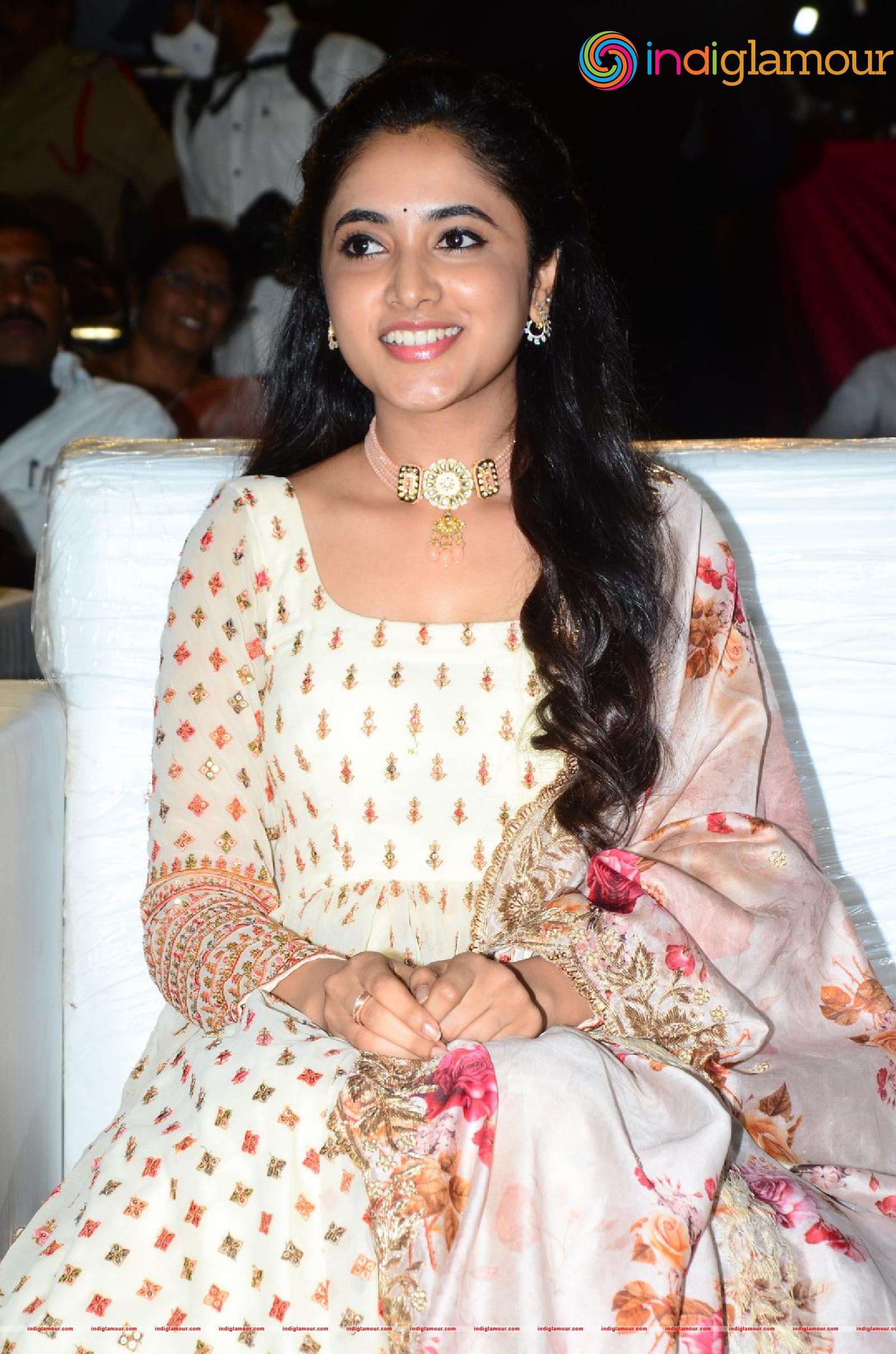 Priyanka Arul Mohan Actress hd photo