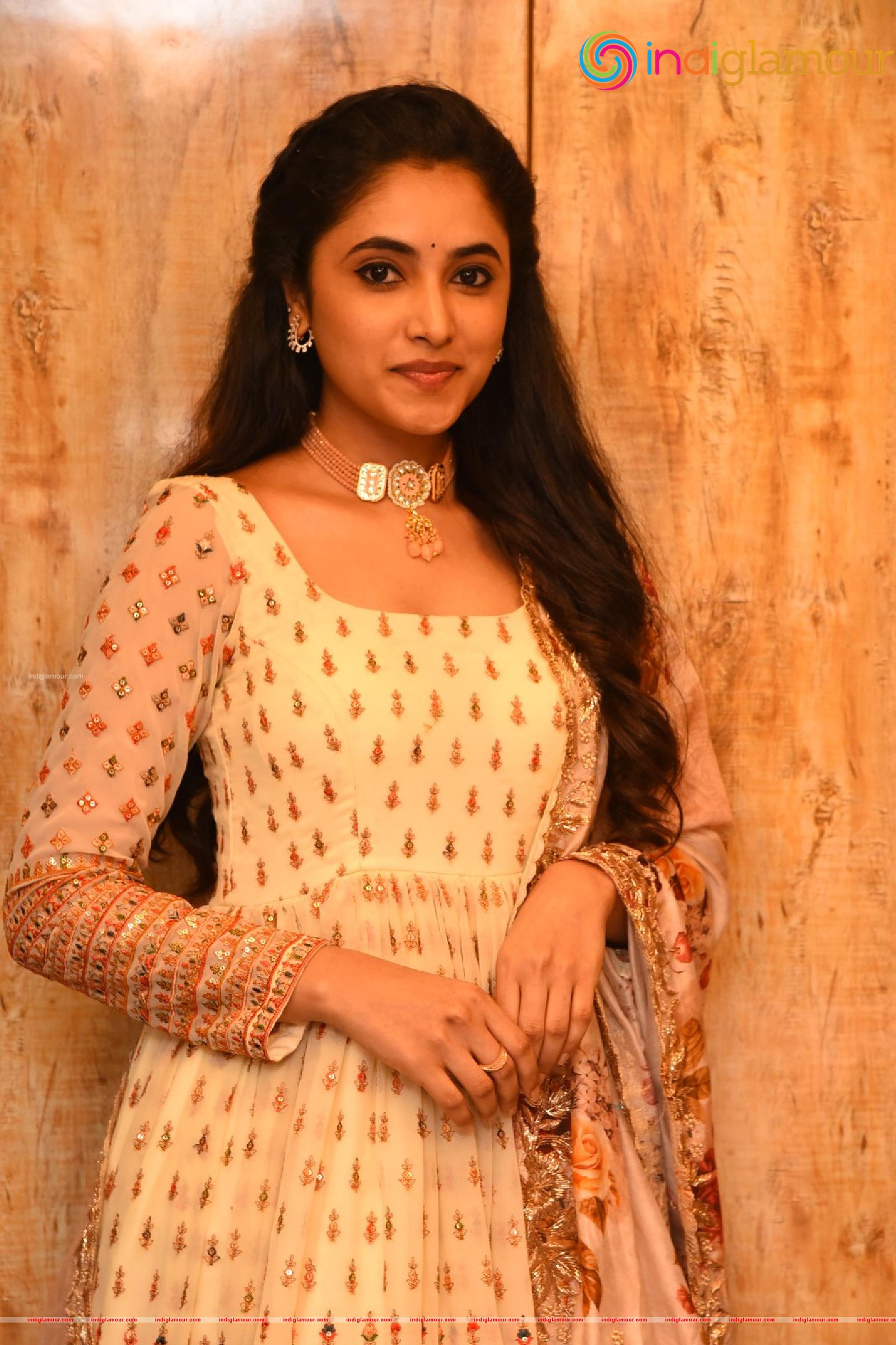 Priyanka Arul Mohan Actress hd photo