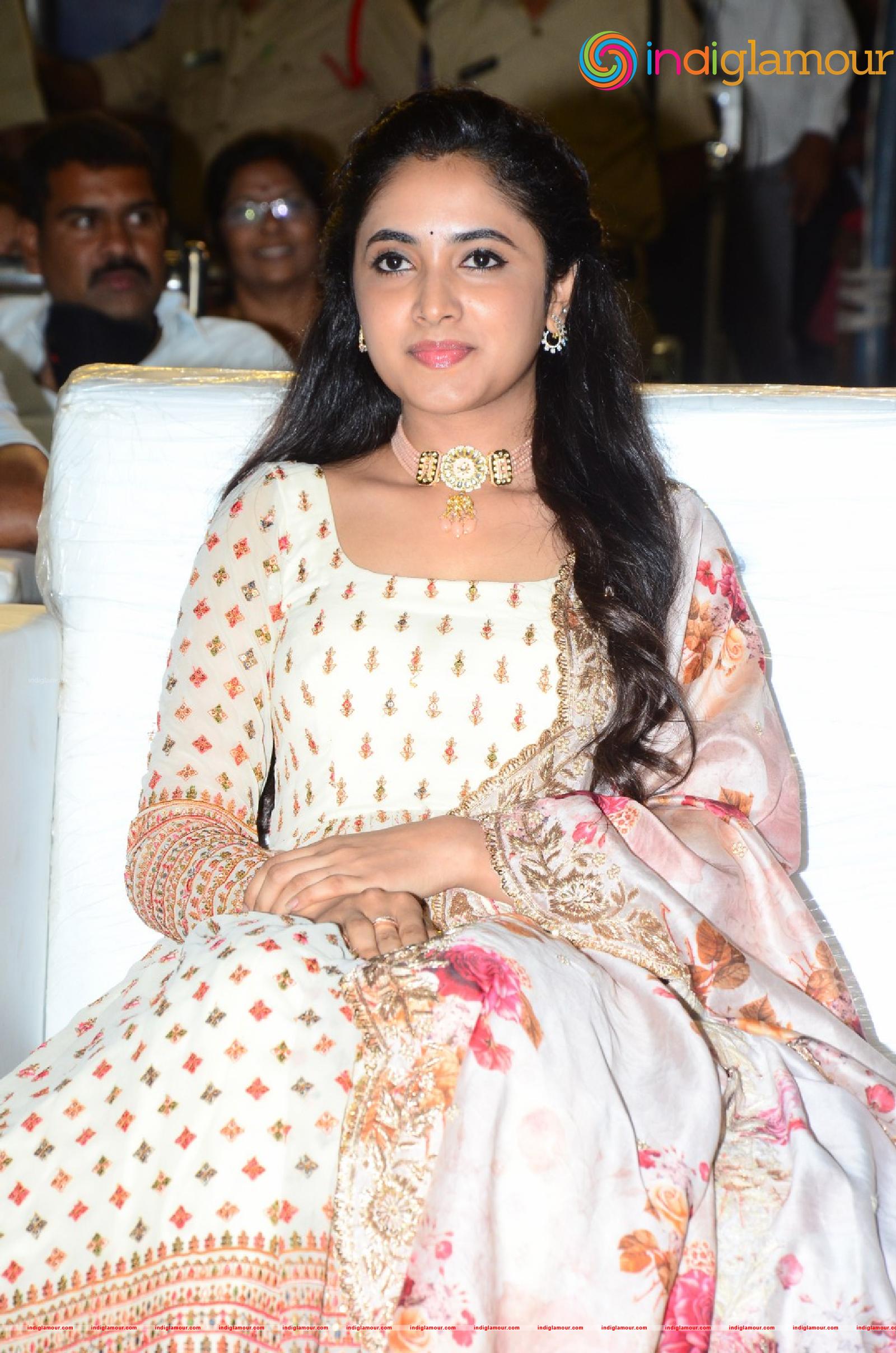 Priyanka Arul Mohan Actress hd photo
