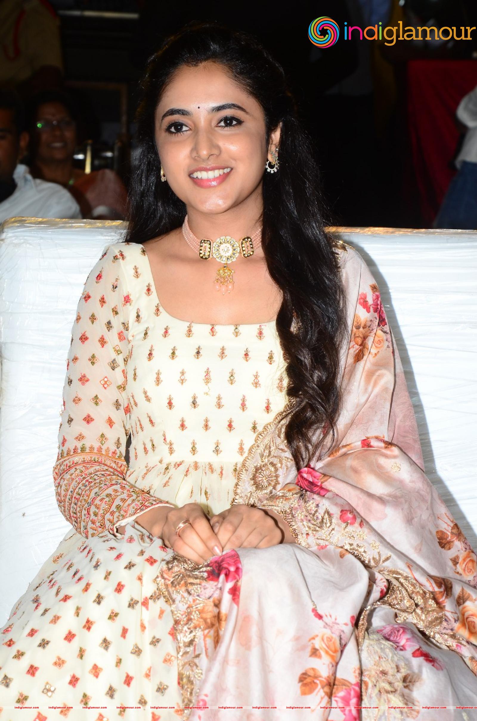 Priyanka Arul Mohan Actress hd photo