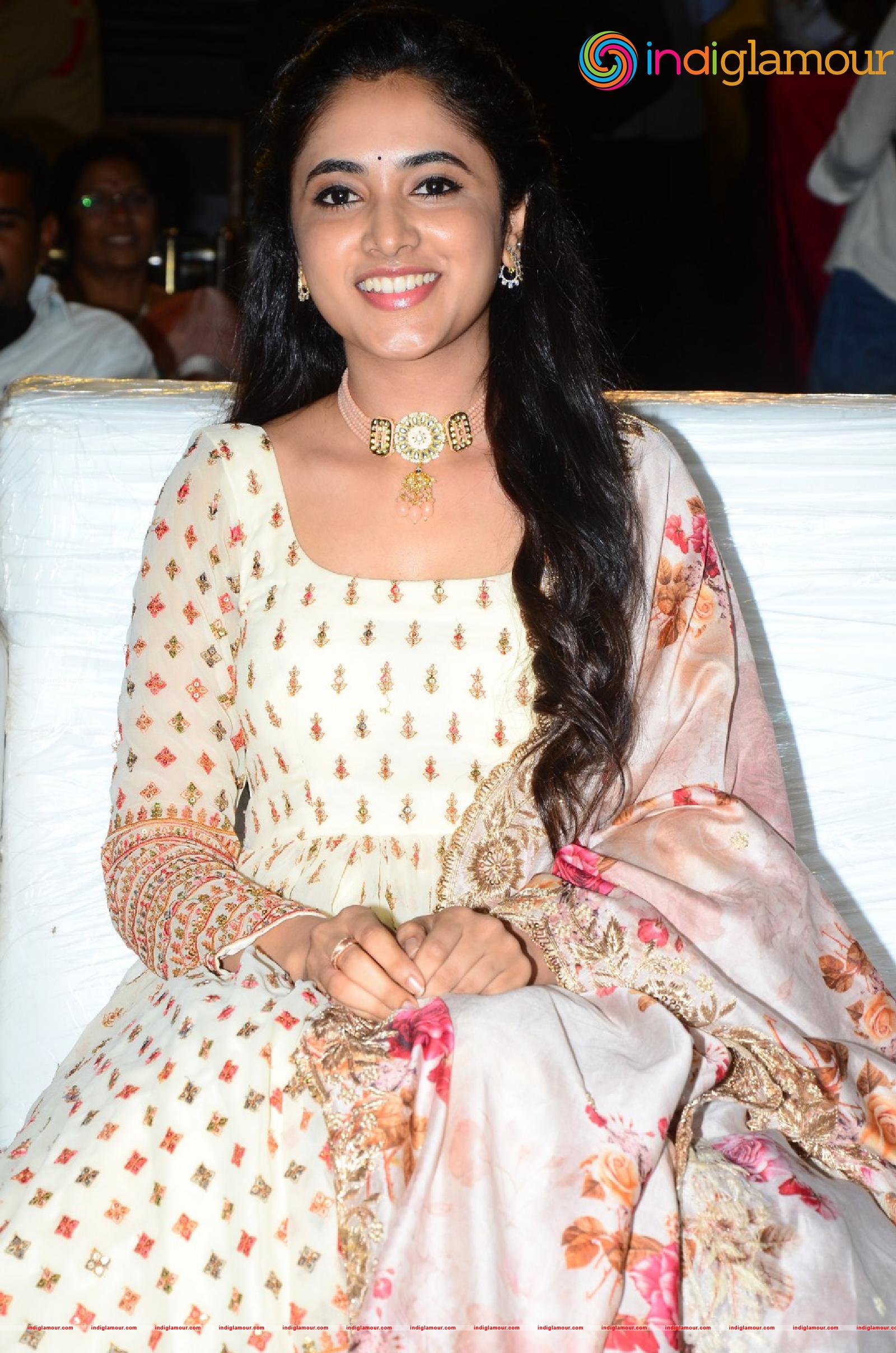 Priyanka Arul Mohan Actress hd photo