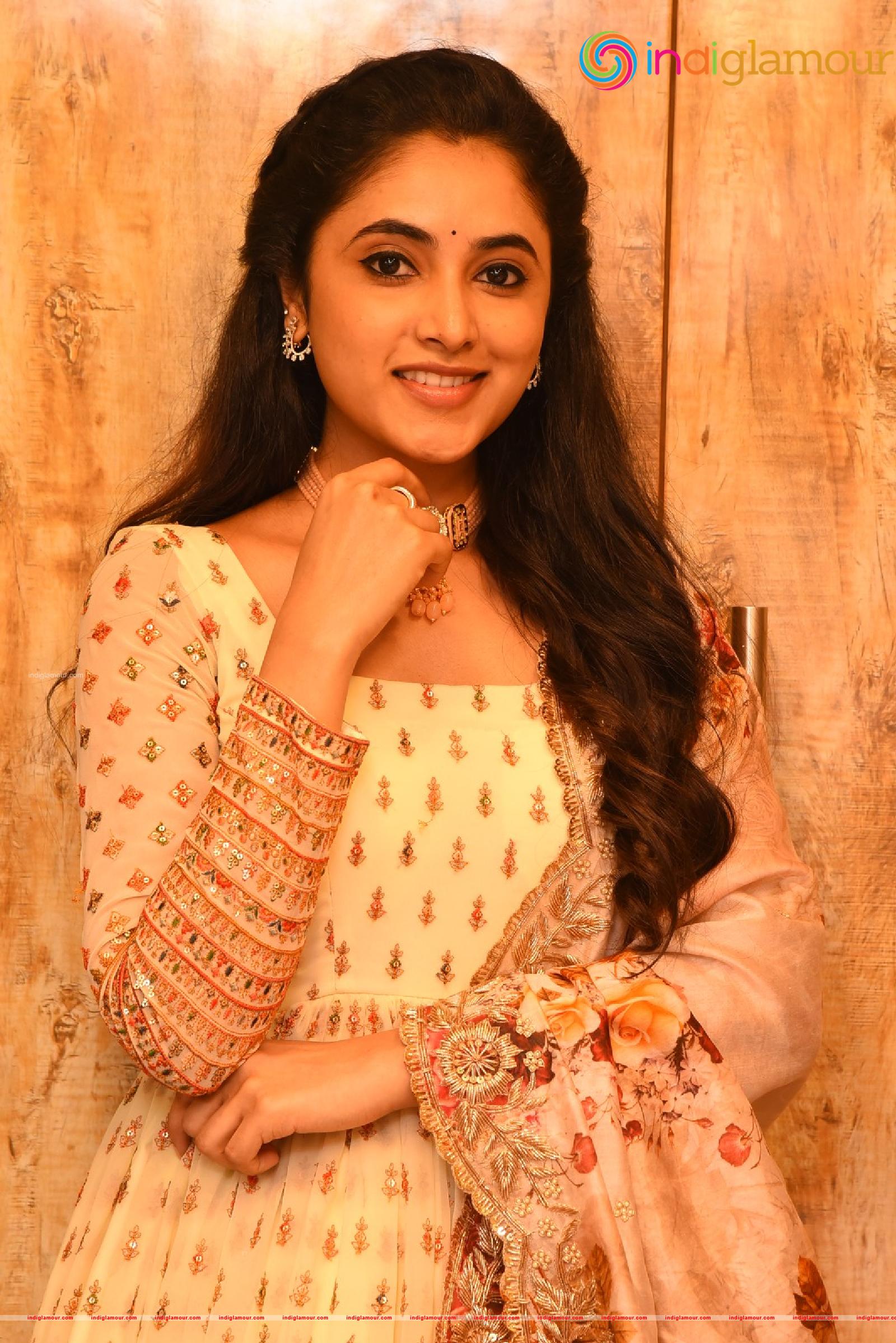 Priyanka Arul Mohan Actress hd photo