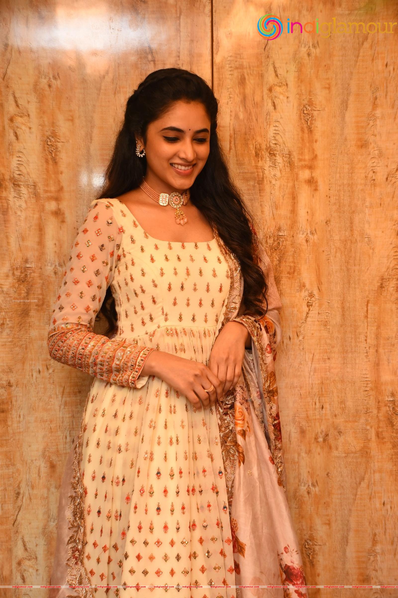 Priyanka Arul Mohan Actress hd photo