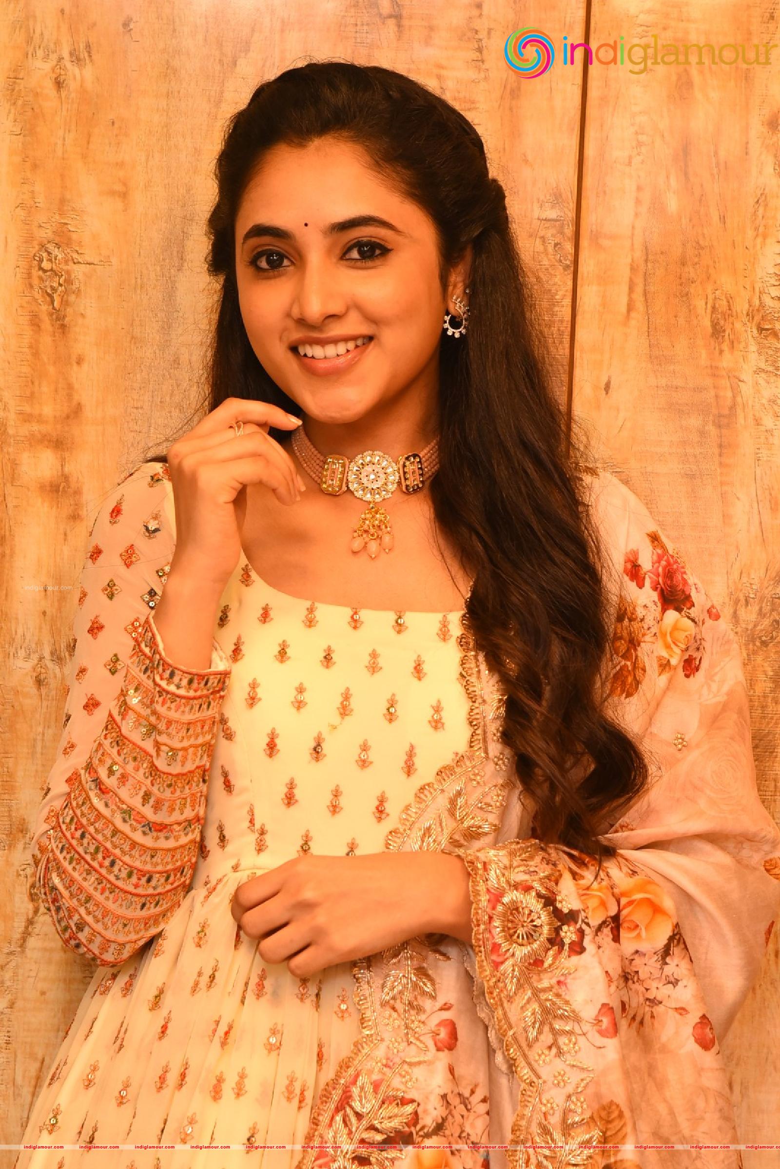 Priyanka Arul Mohan Actress hd photo