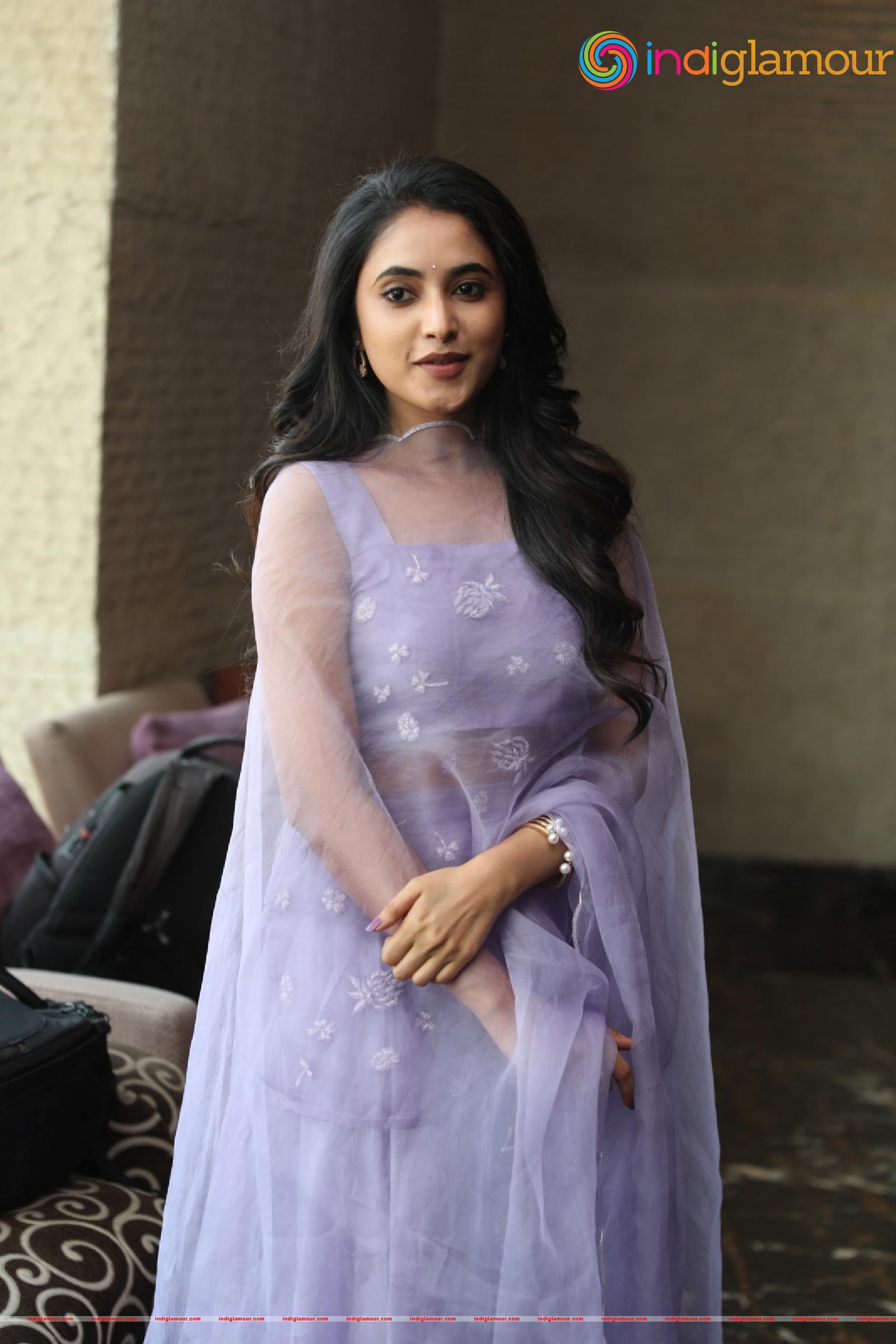 Priyanka Arul Mohan Actress hd photo