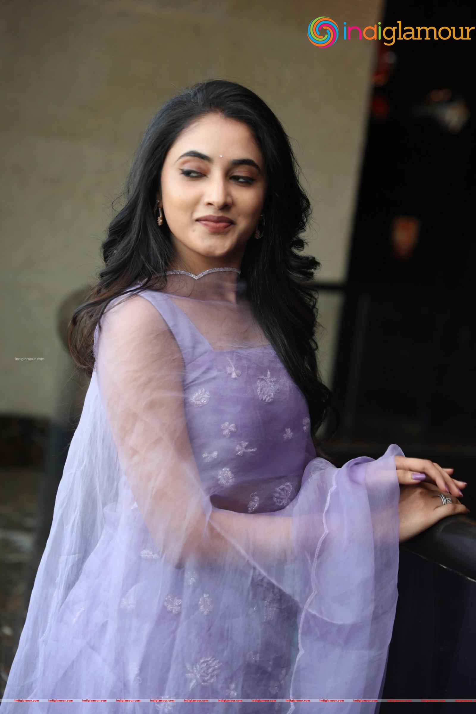 Priyanka Arul Mohan Actress hd photo