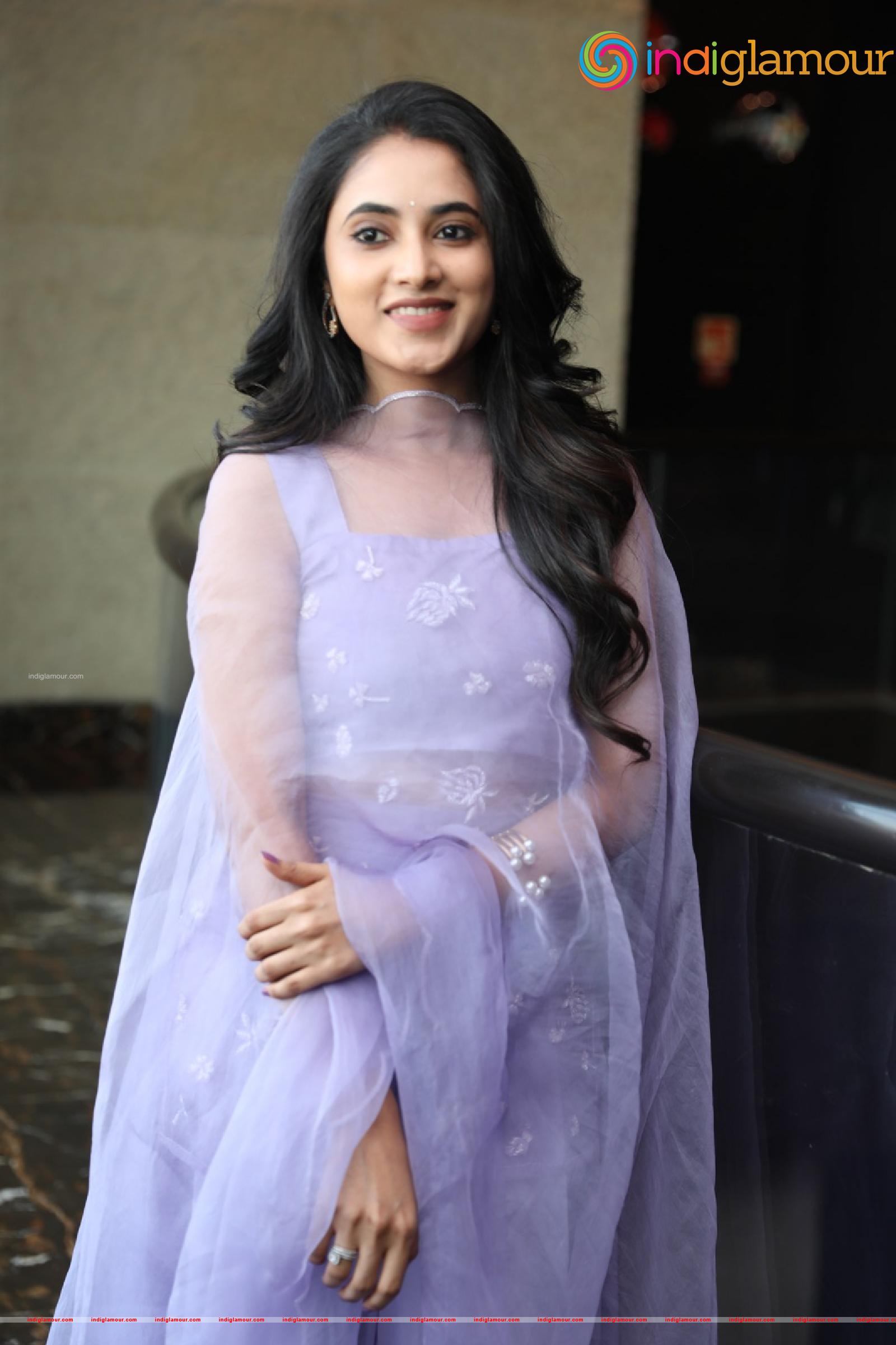 Priyanka Arul Mohan Actress hd photo