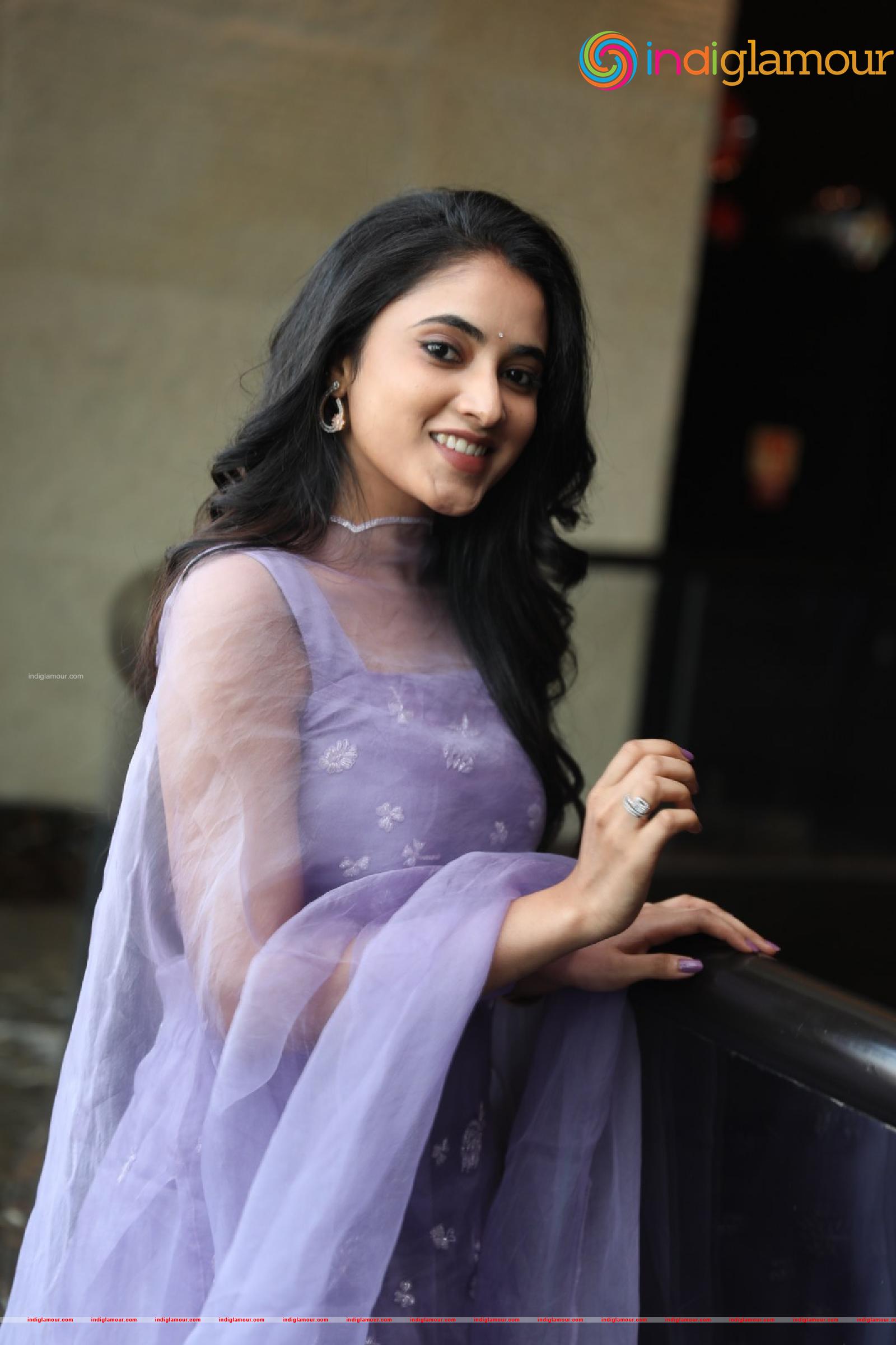 Priyanka Arul Mohan Actress hd photo