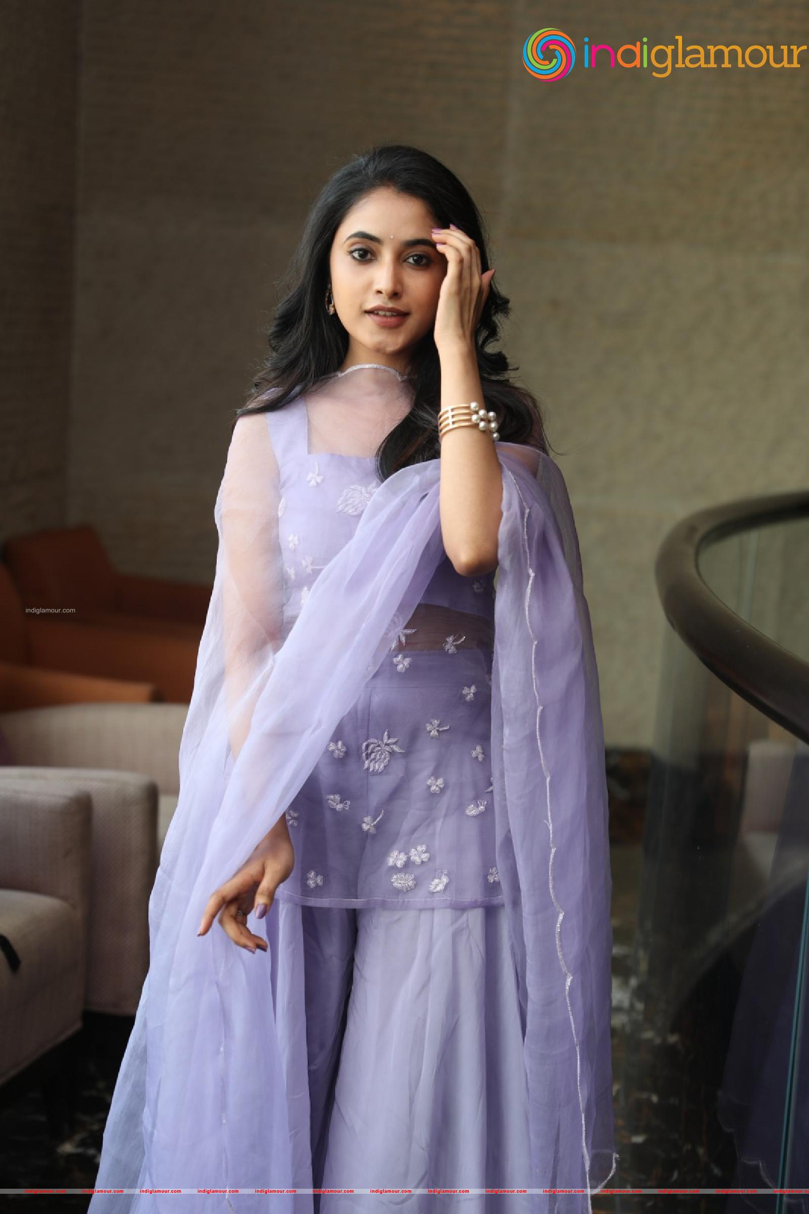 Priyanka Arul Mohan Actress hd photo