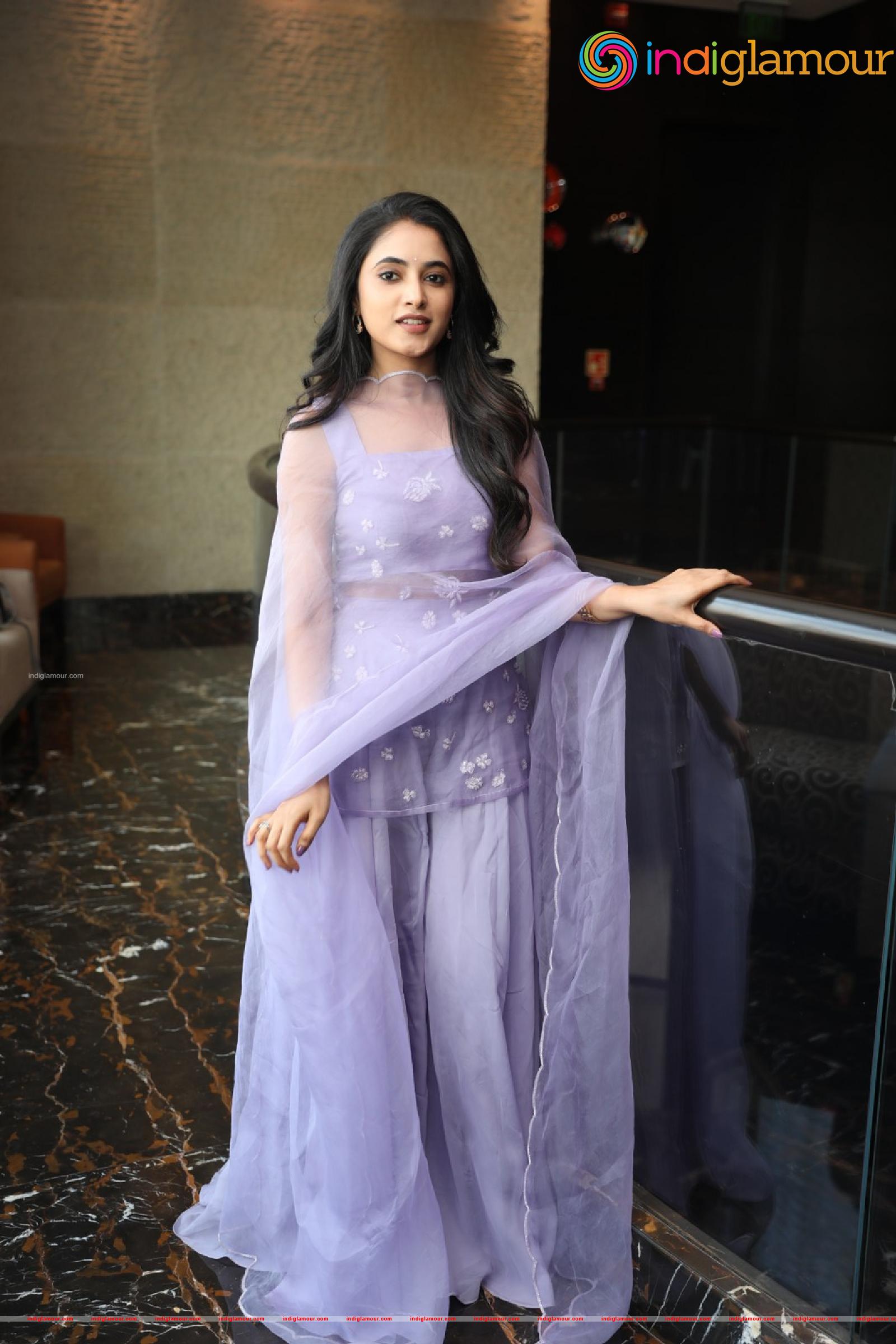 Priyanka Arul Mohan Actress hd photo