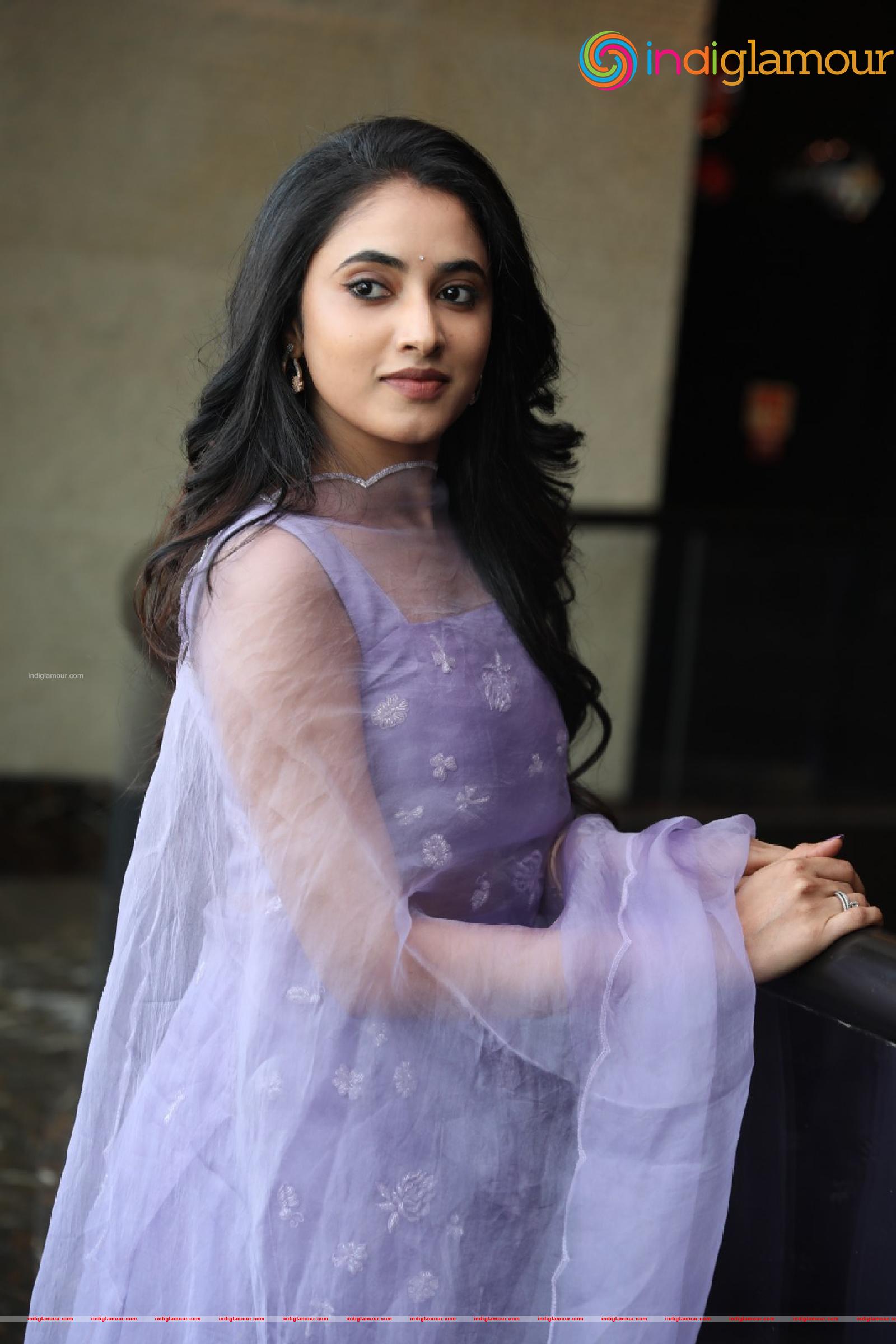 Priyanka Arul Mohan Actress hd photo