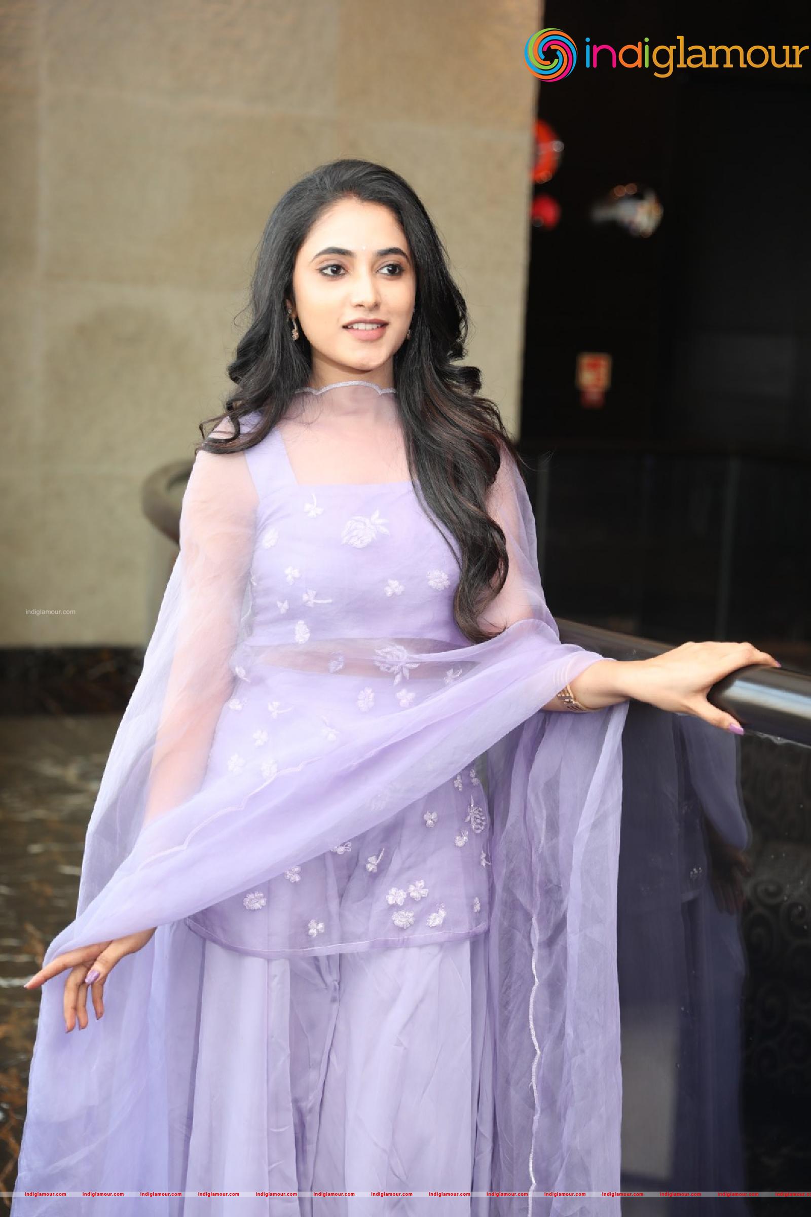 Priyanka Arul Mohan Actress hd photo