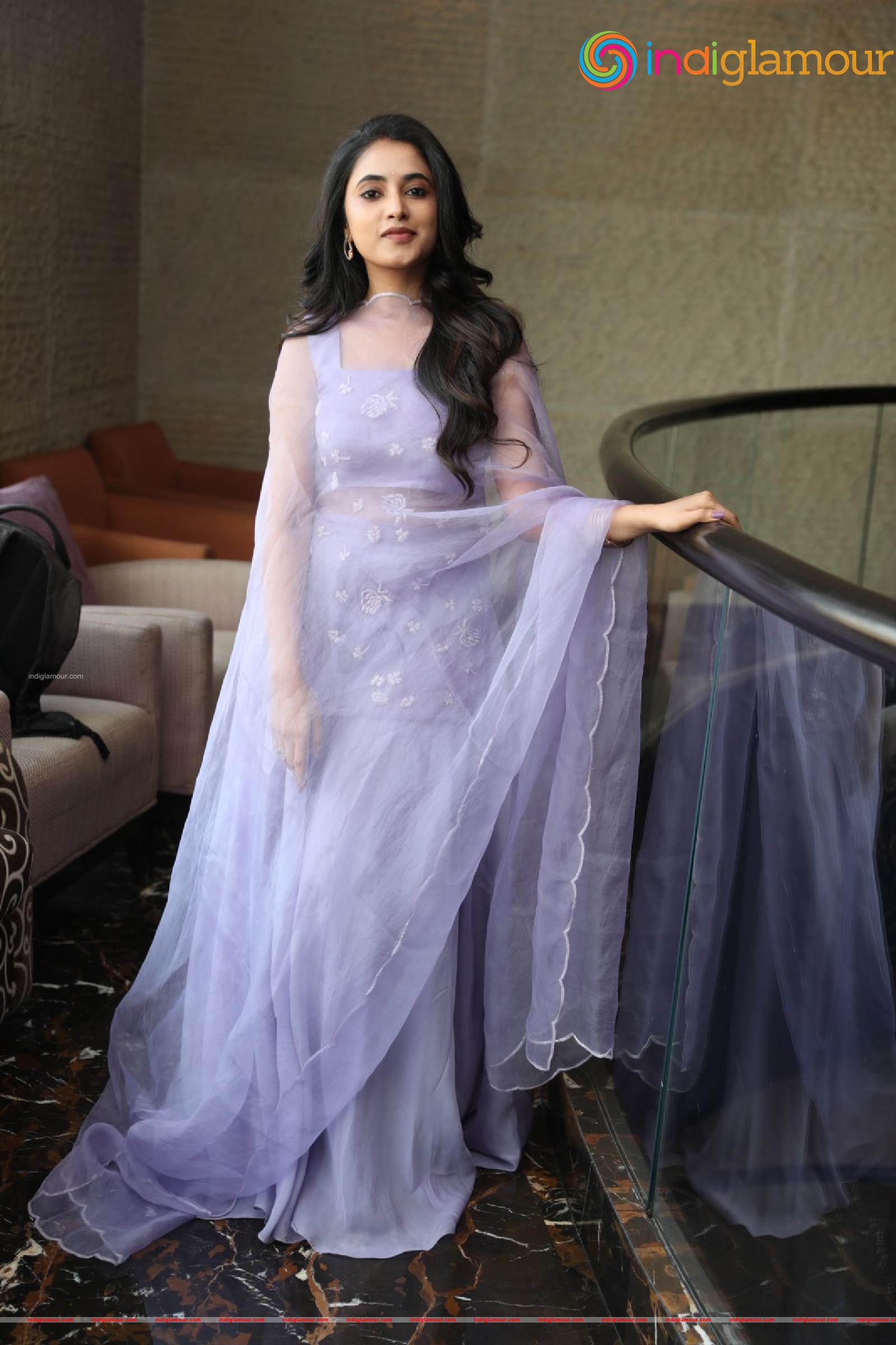 Priyanka Arul Mohan Actress hd photo
