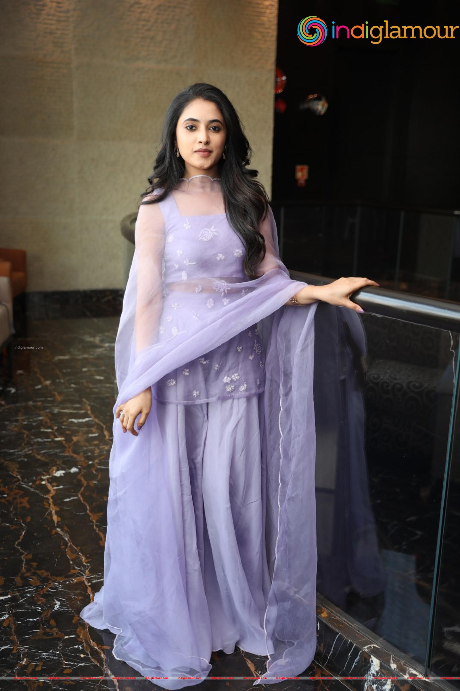 Priyanka Arul Mohan Actress hd photo