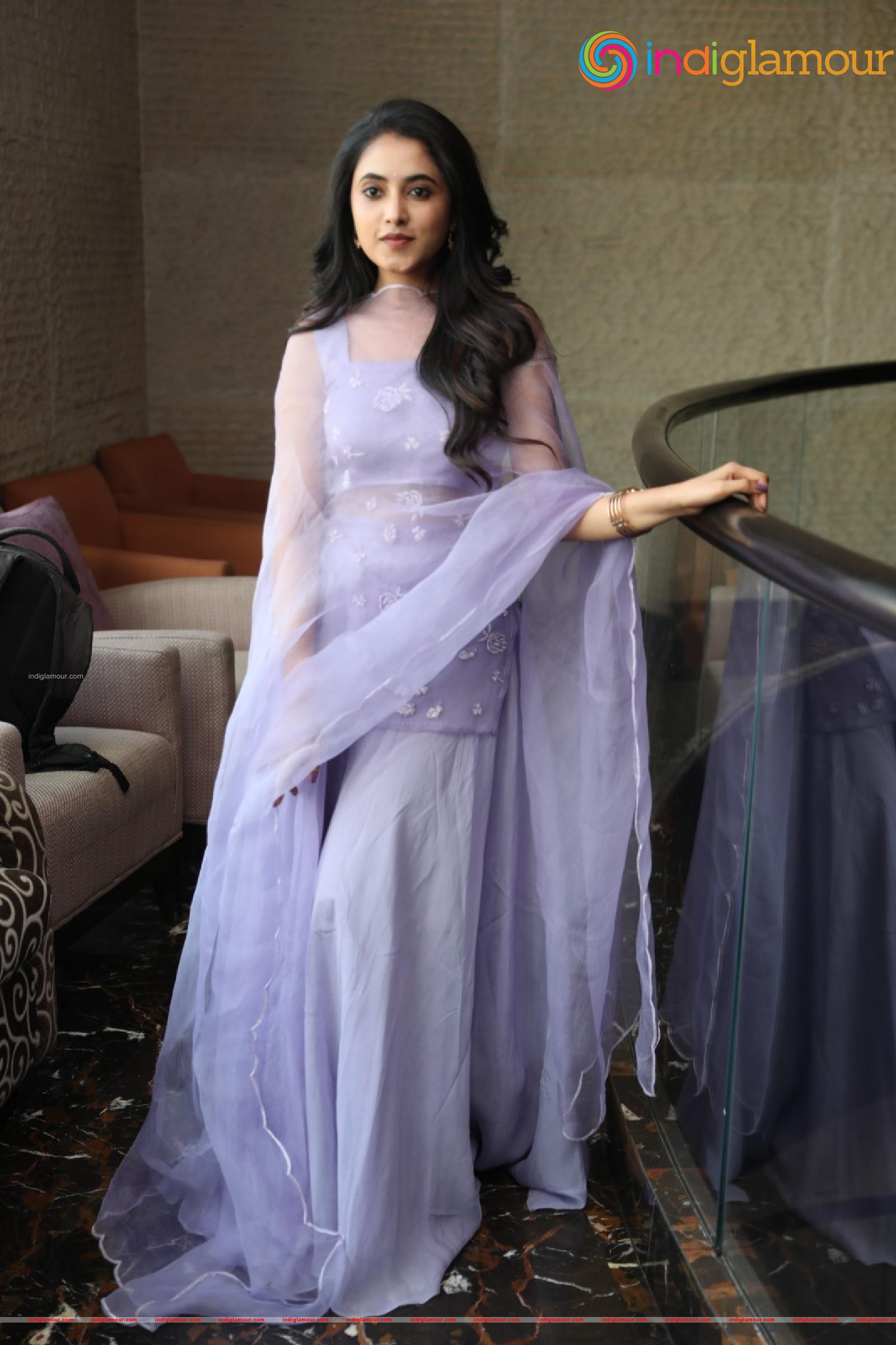 Priyanka Arul Mohan Actress hd photo