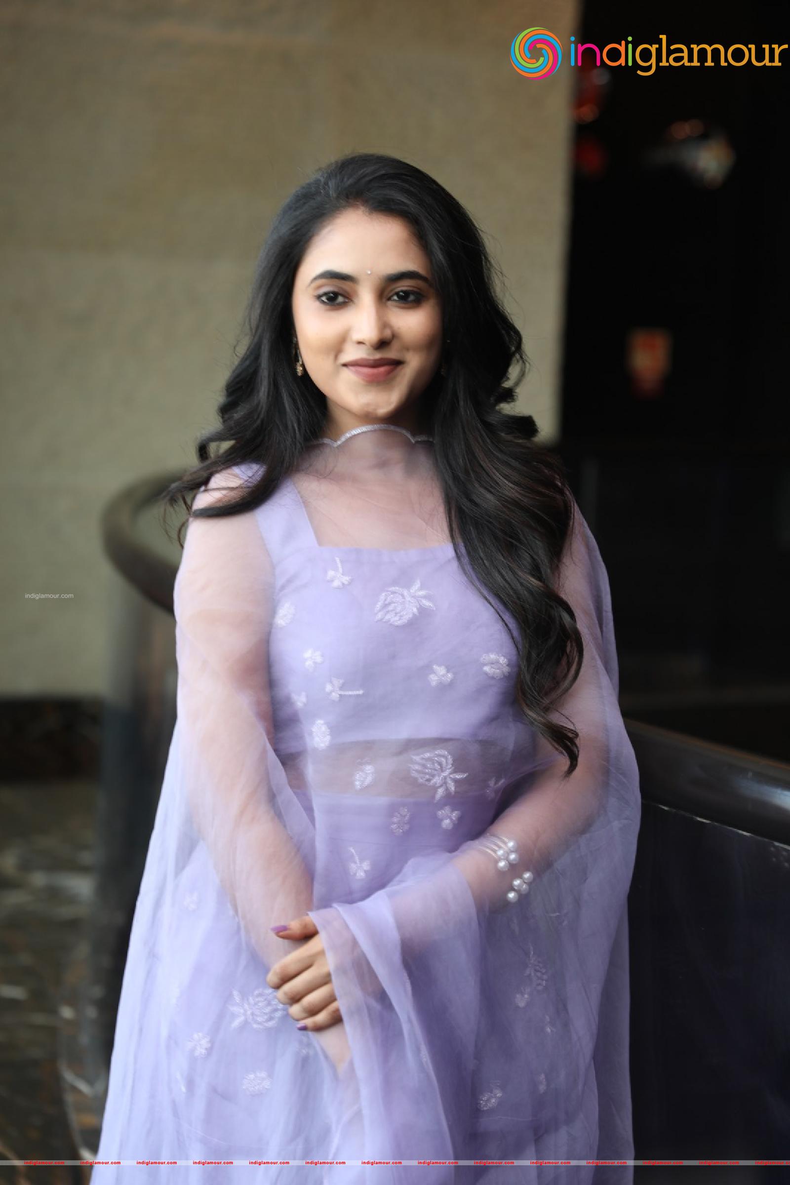 Priyanka Arul Mohan Actress hd photo