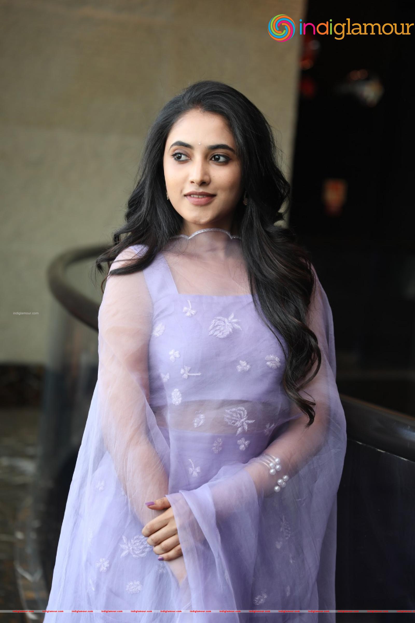 Priyanka Arul Mohan Actress hd photo