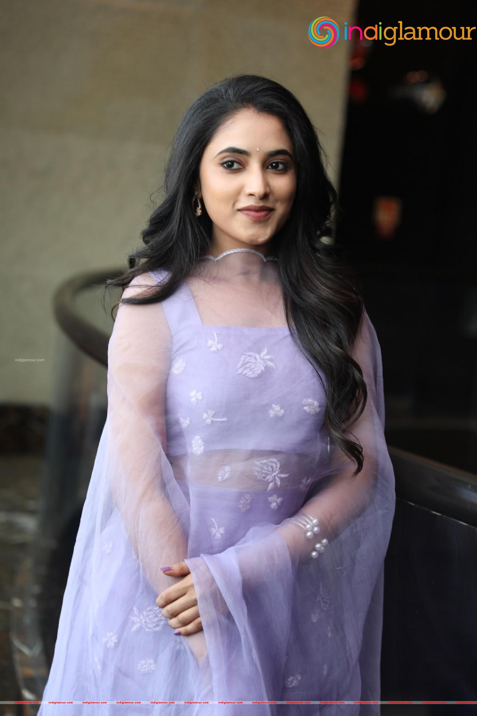 Priyanka Arul Mohan Actress hd photo