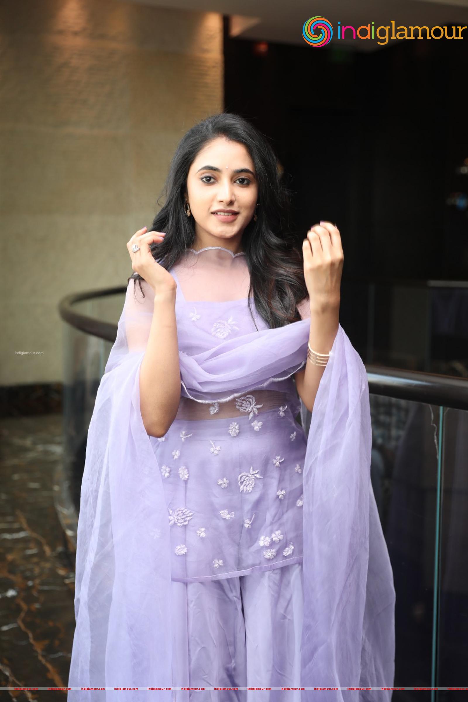 Priyanka Arul Mohan Actress hd photo